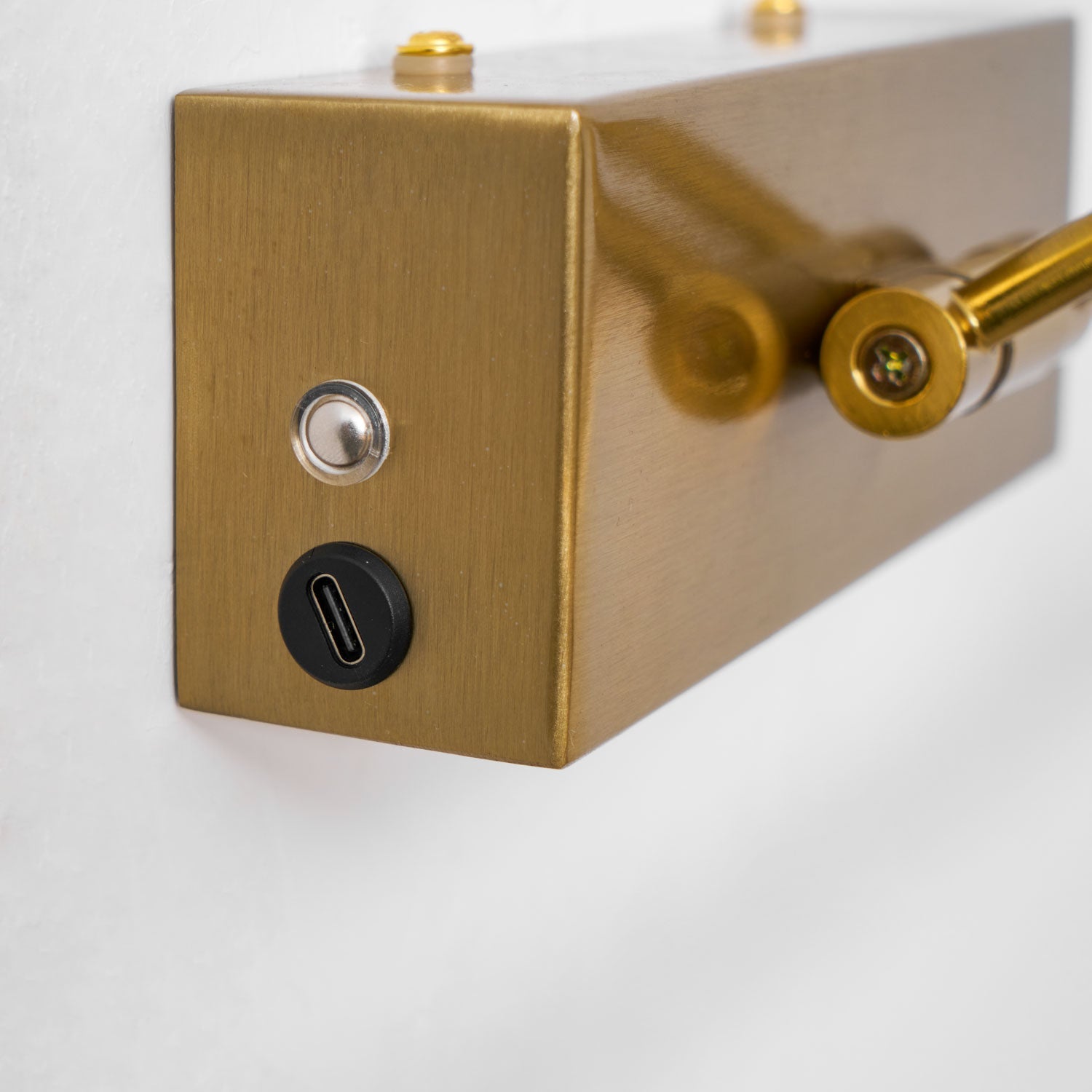 Bavexus Linear Wall Light