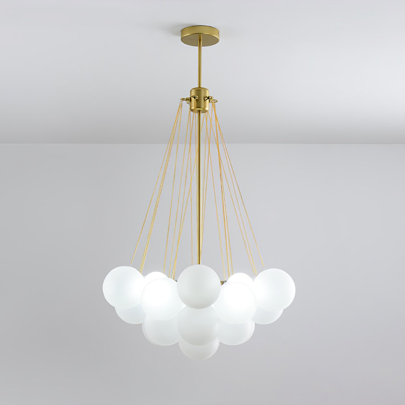 Aloralo Globe Chandelier