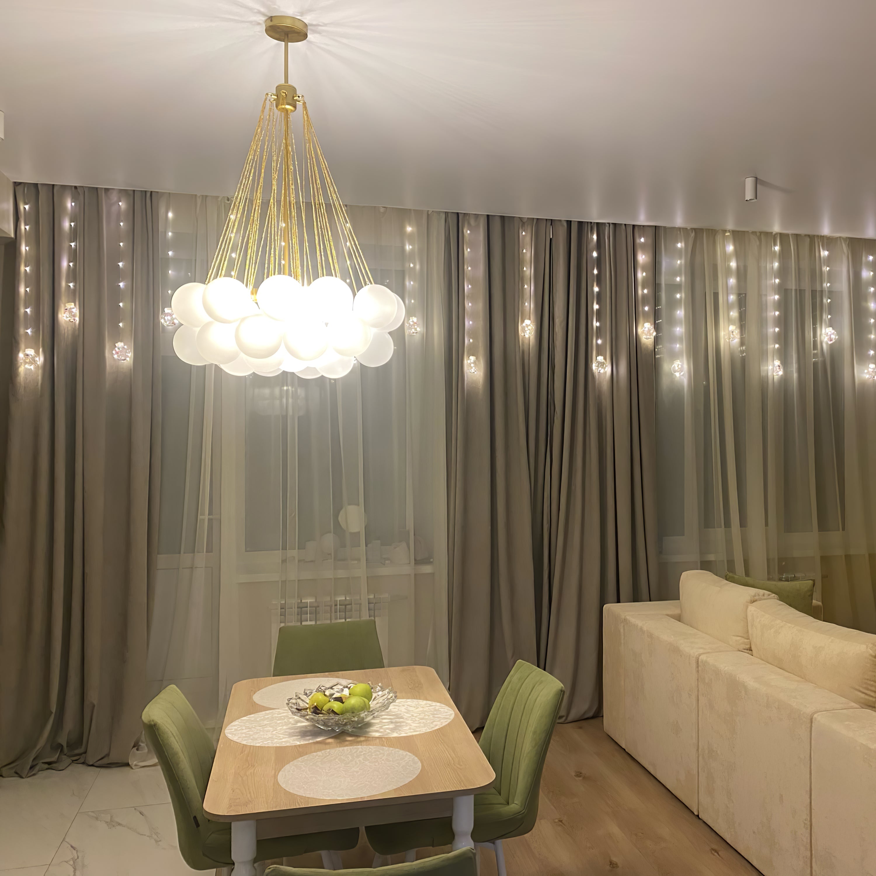 Aloralo Globe Chandelier