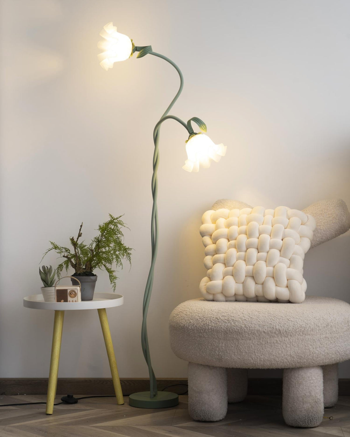 Lavelora Floral Floor Lamp
