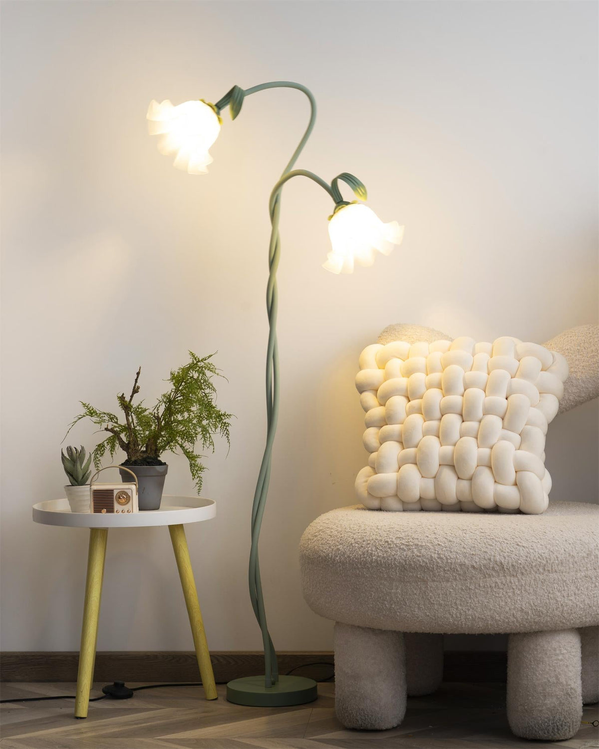 Lavelora Floral Floor Lamp