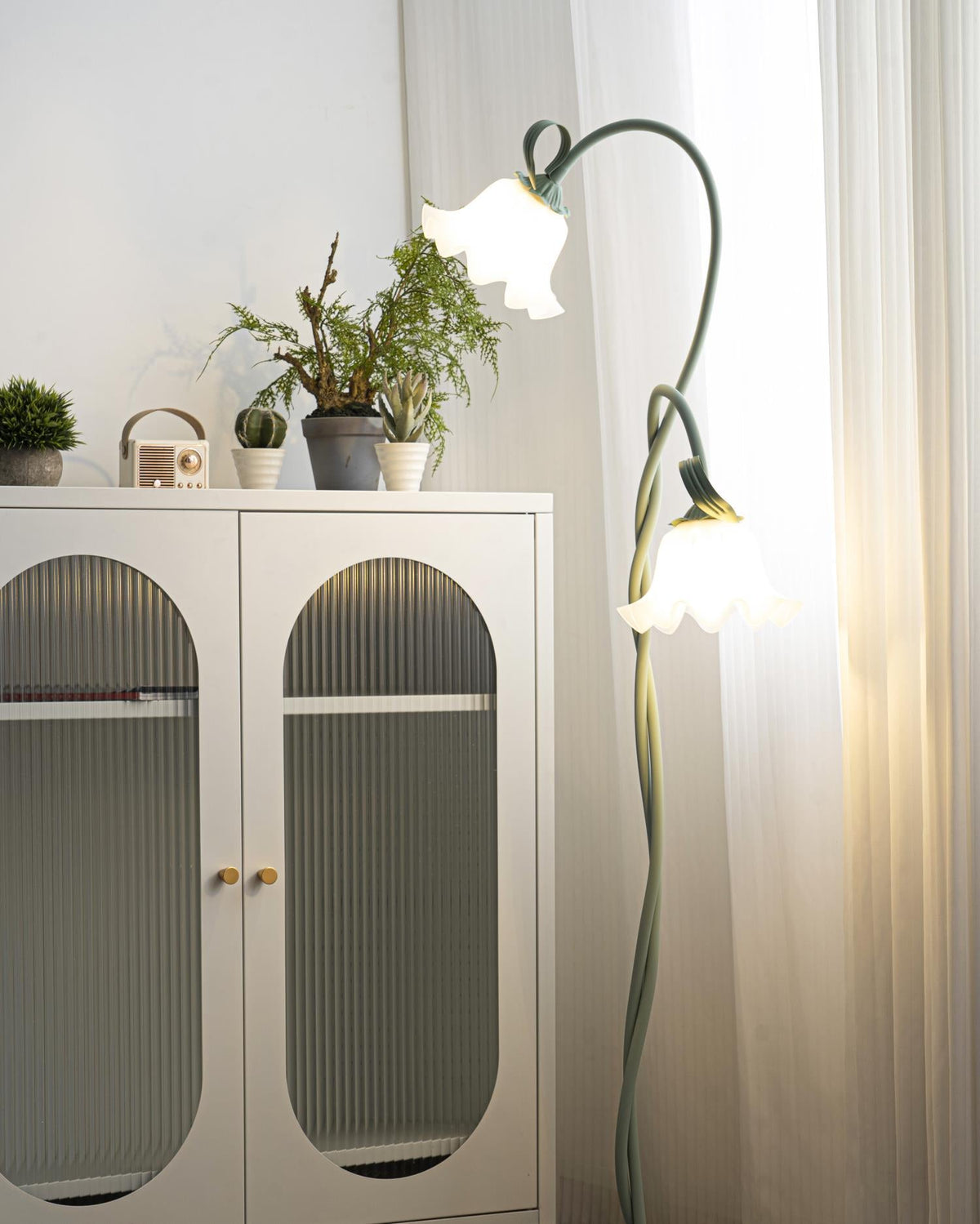 Lavelora Floral Floor Lamp