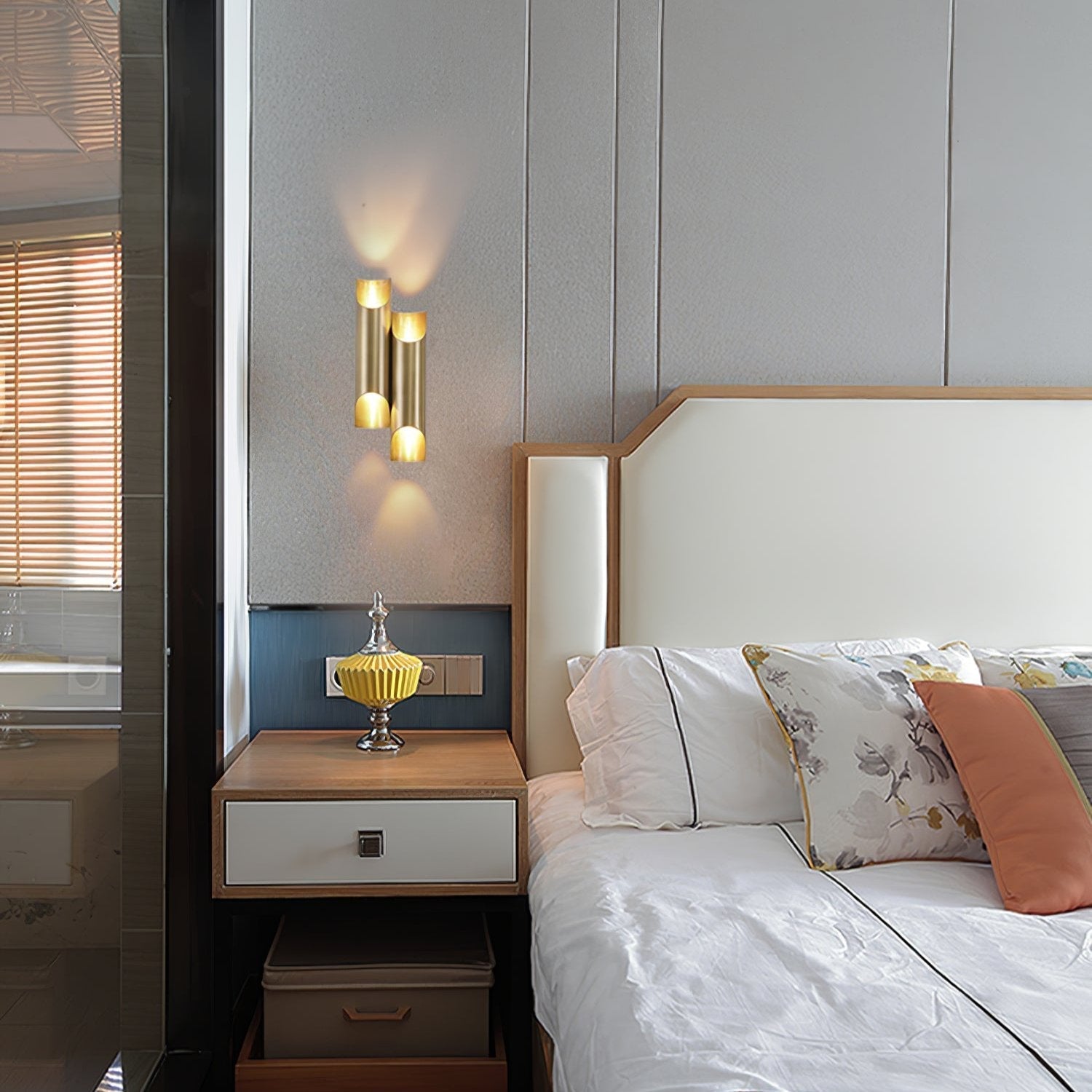 Lecona Brass Wall Light