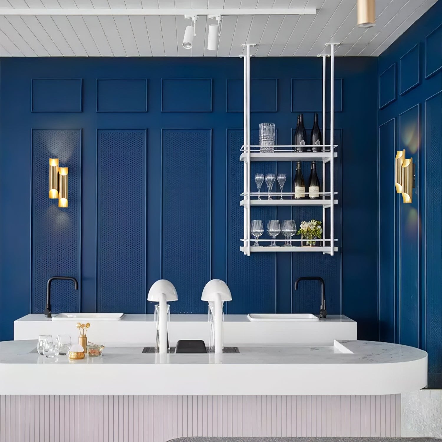 Lecona Brass Wall Light