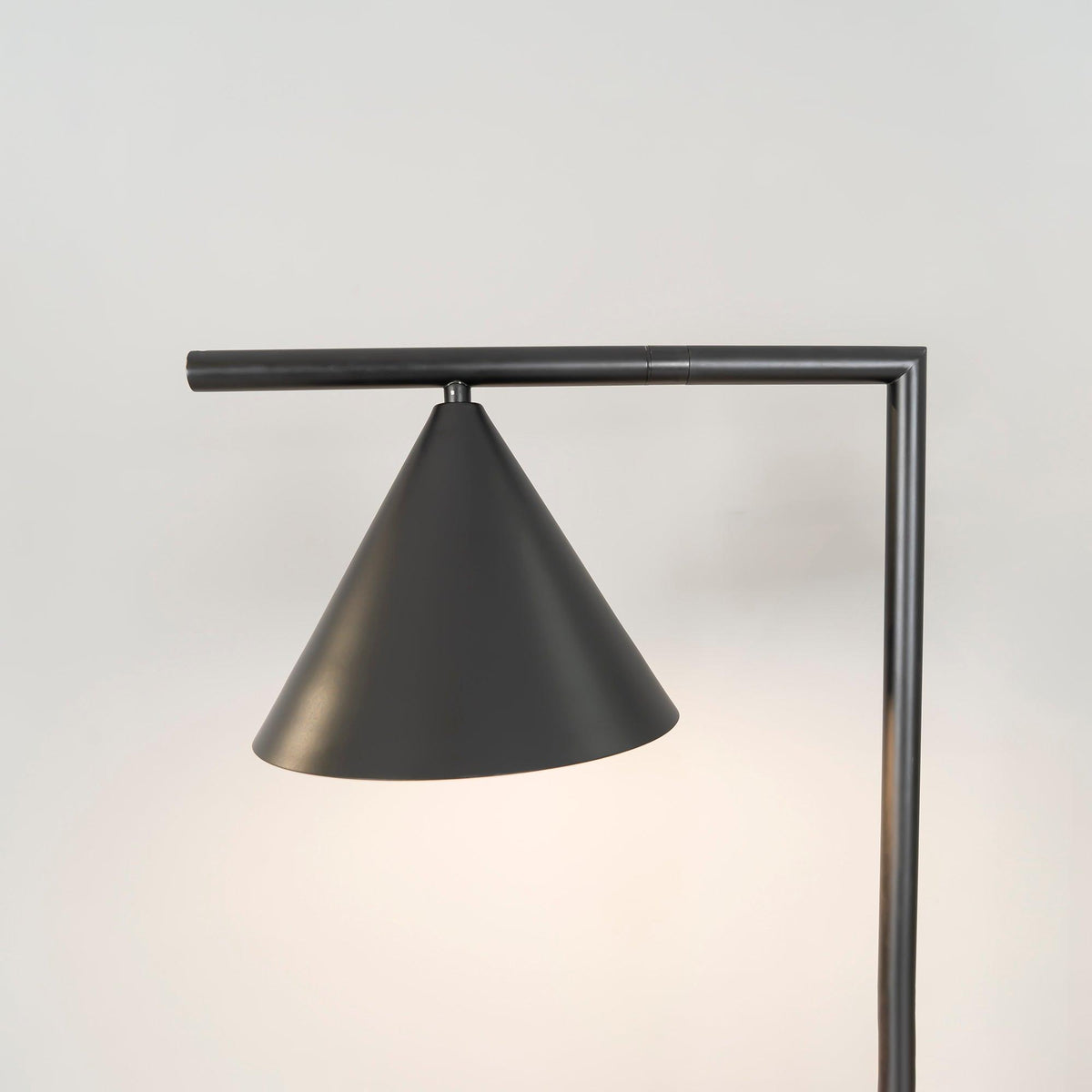 Resova Cone Floor Lamp