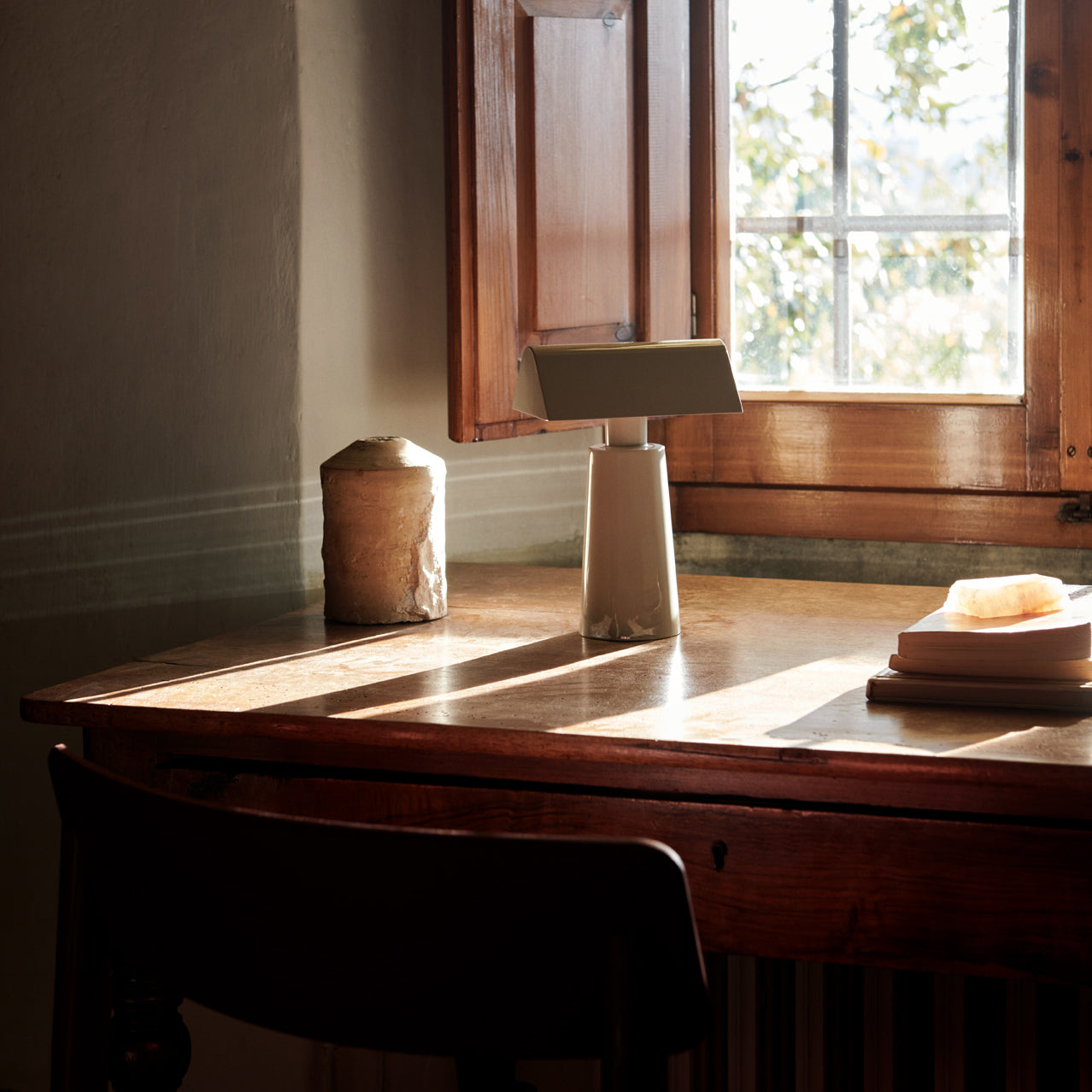 Abento Table Lamp