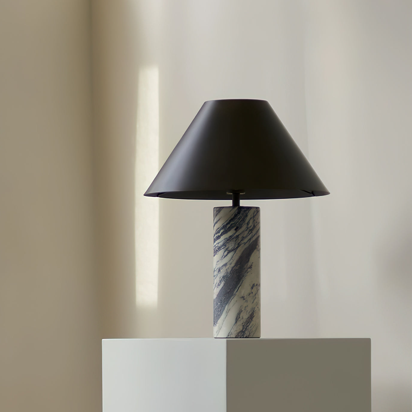 Benira Modern Table Lamp
