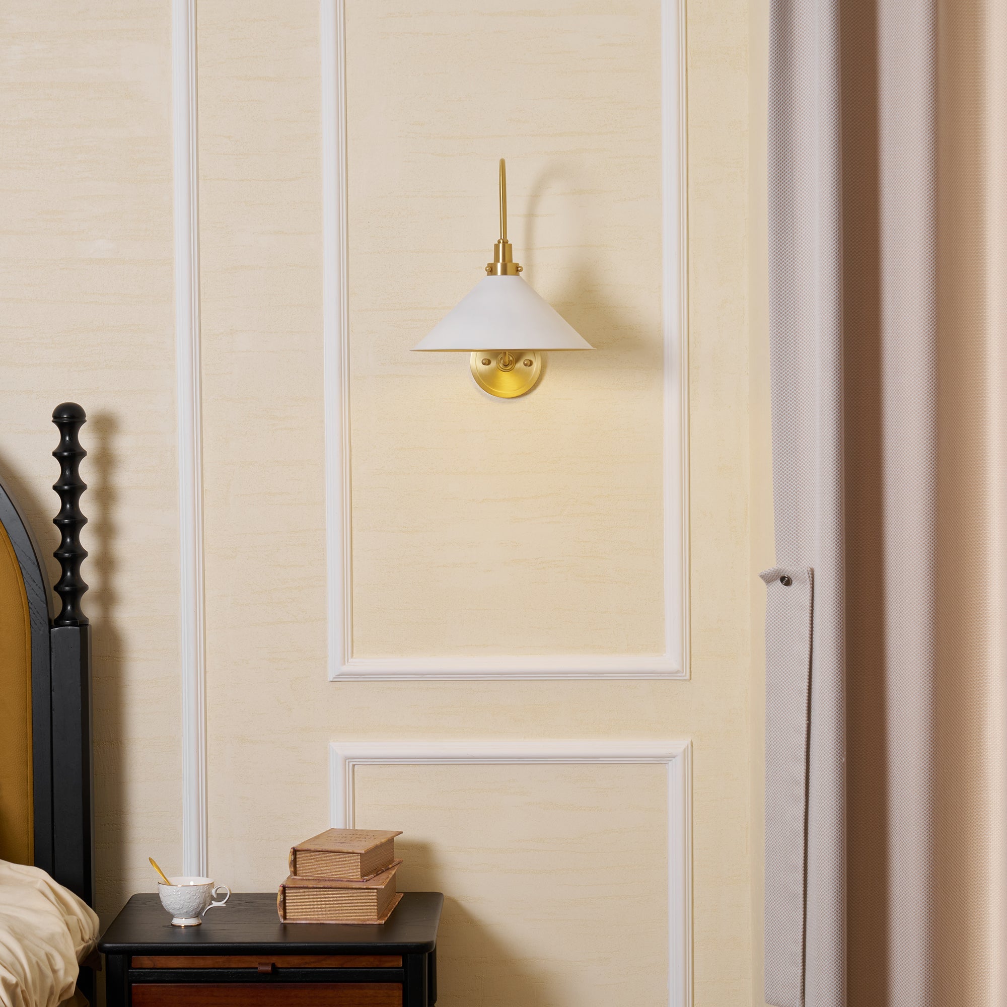 Corelso Classic Wall Light