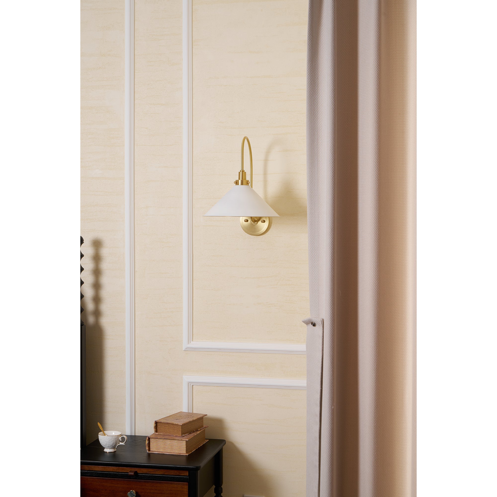 Corelso Classic Wall Light