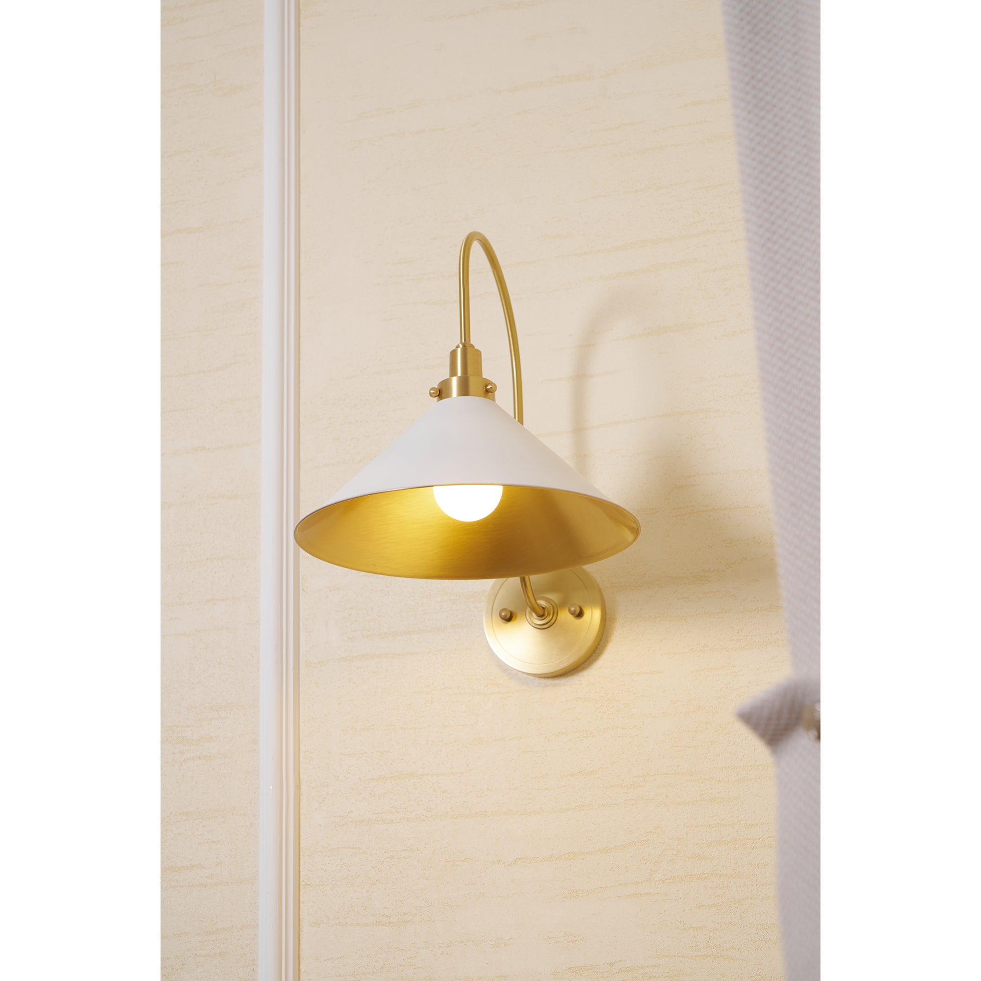 Corelso Classic Wall Light
