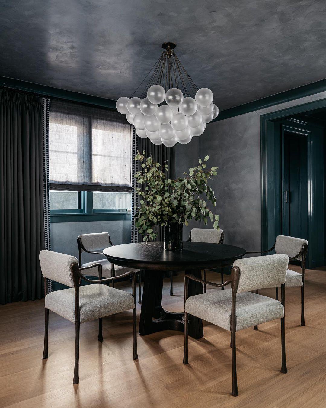 Aloralo Globe Chandelier