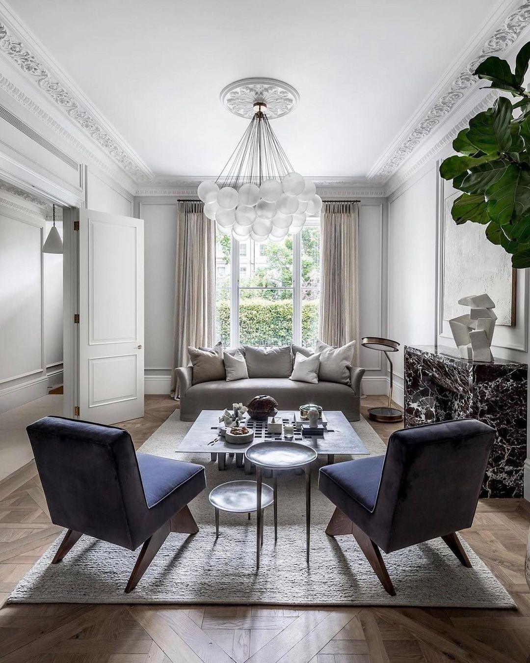 Aloralo Globe Chandelier
