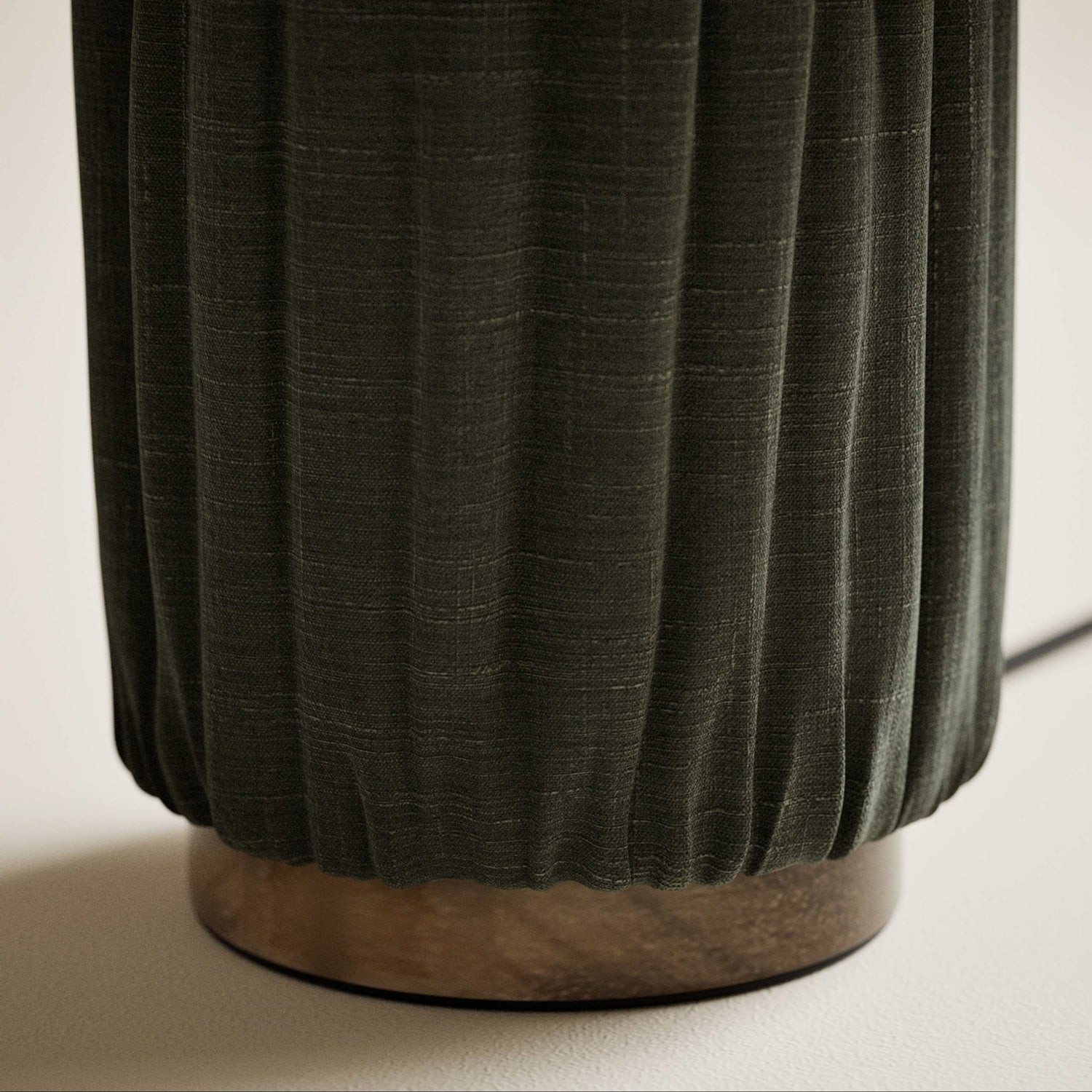 Arzanella Retro Table Lamp