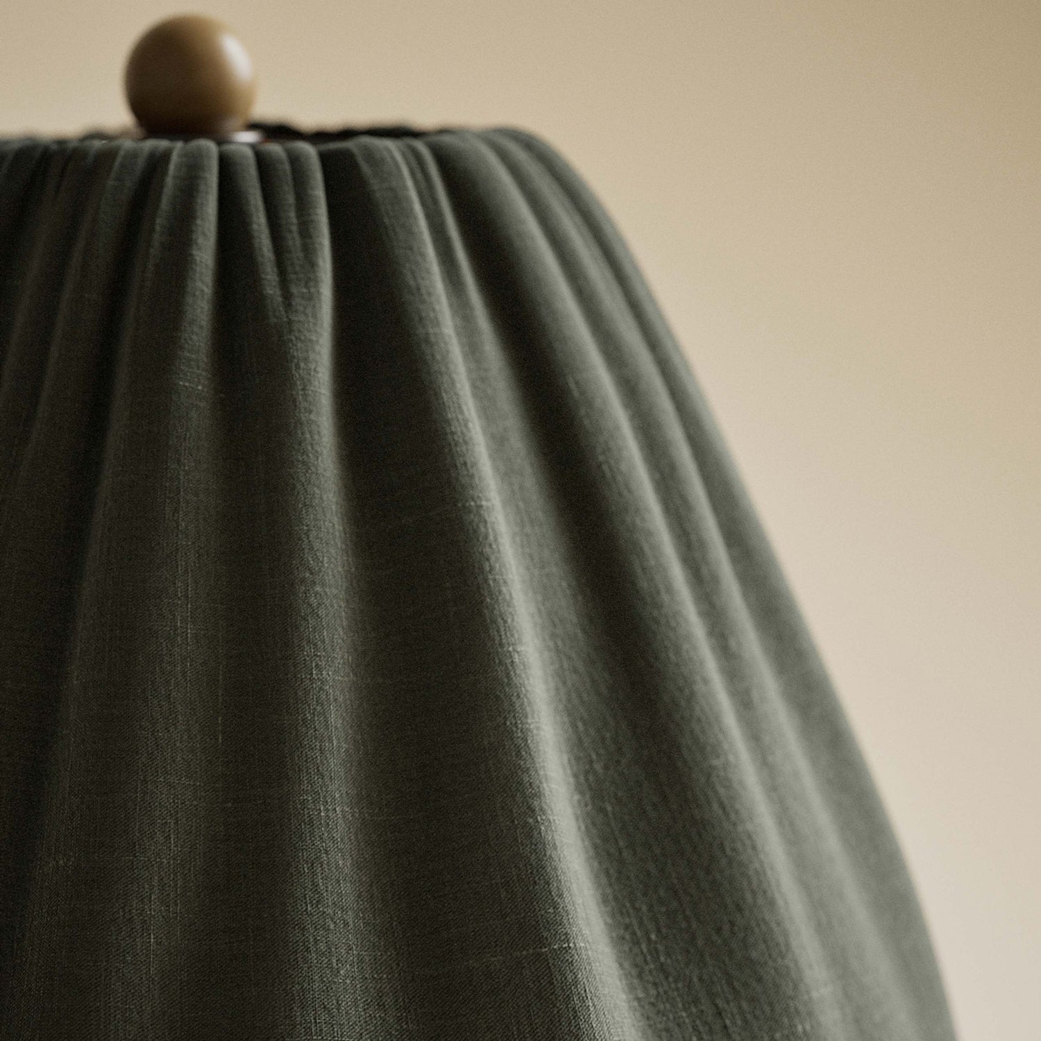Arzanella Retro Table Lamp