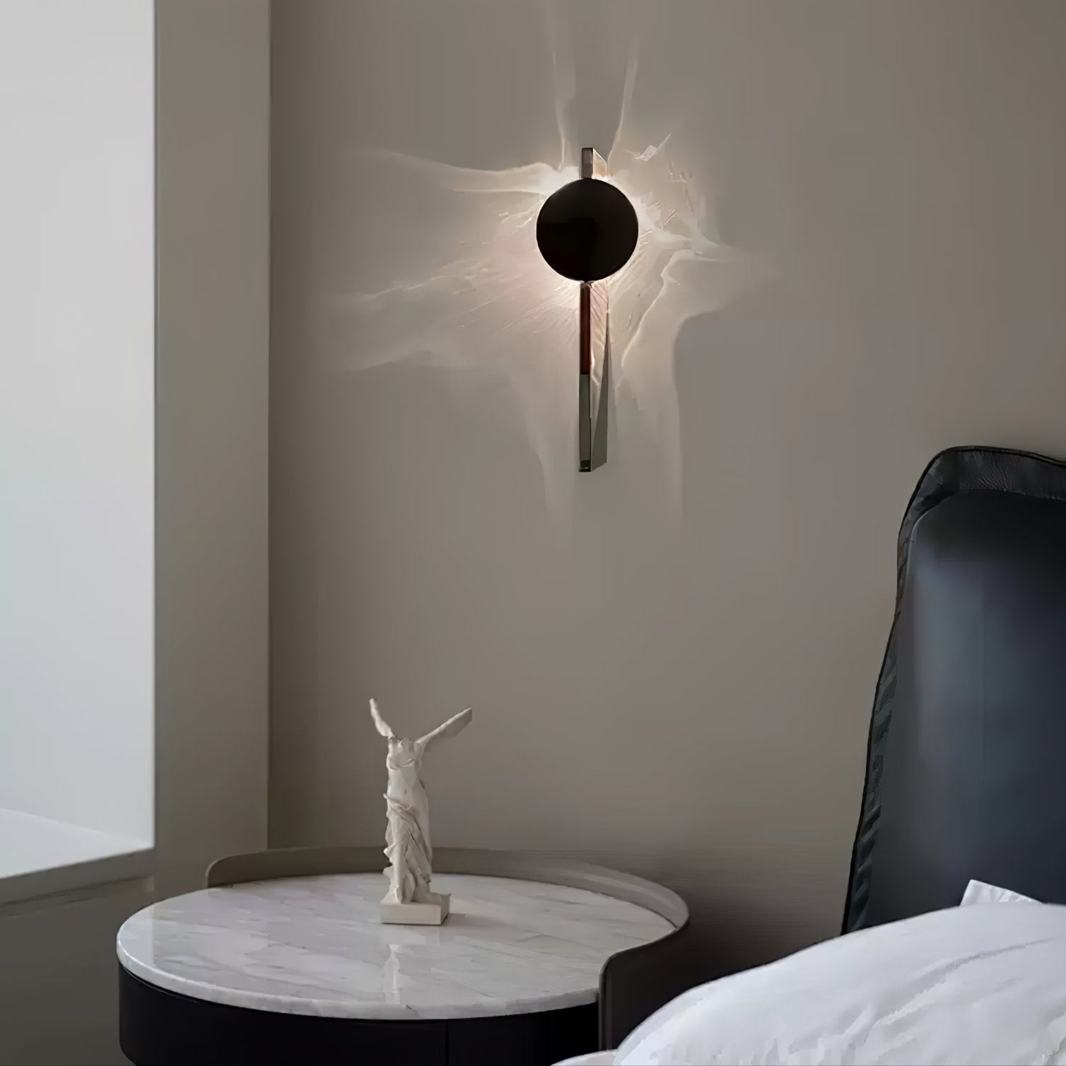 Lomarona Sculptural Wall Light