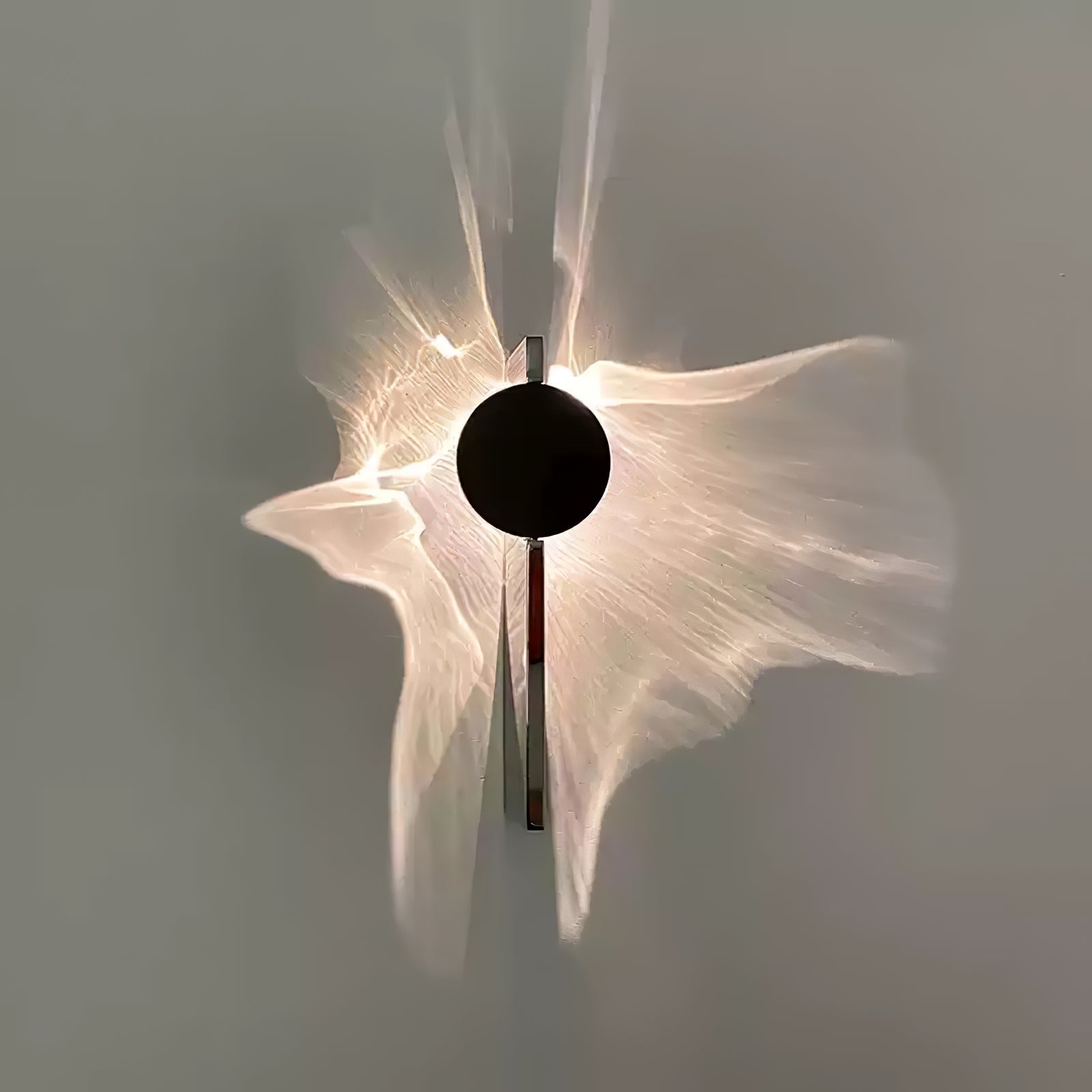 Lomarona Sculptural Wall Light