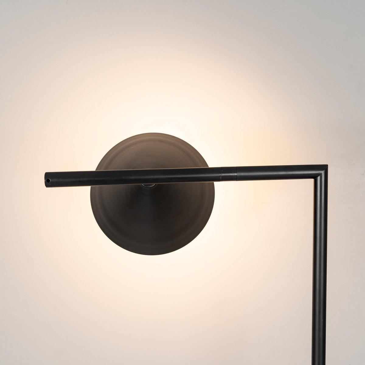 Resova Cone Floor Lamp