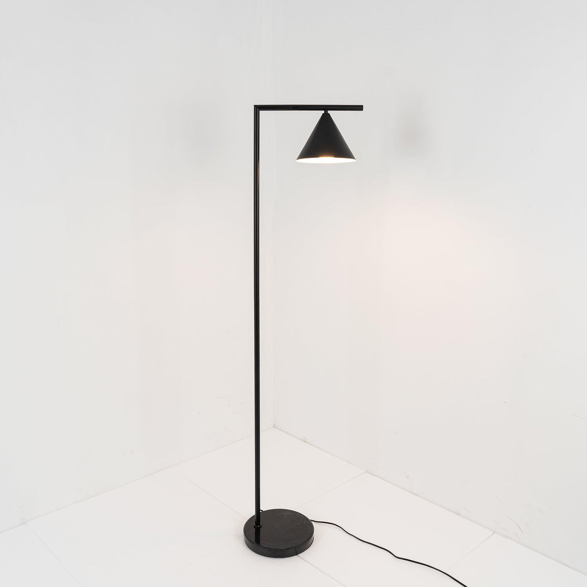 Resova Cone Floor Lamp