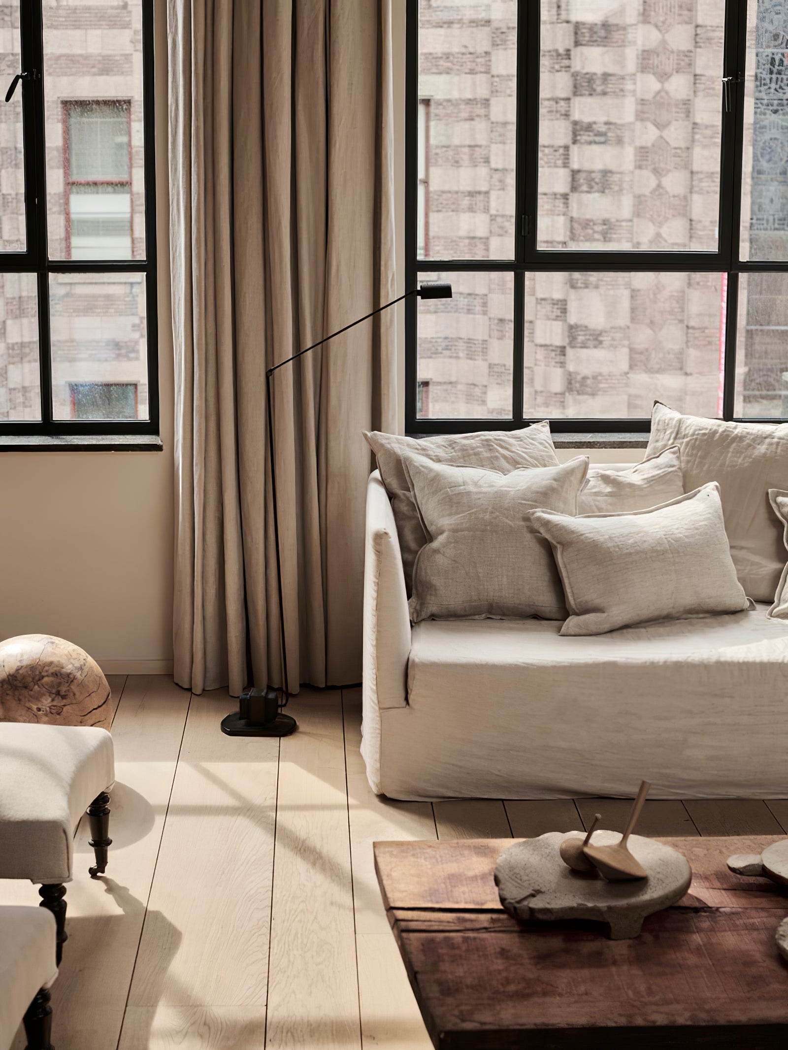 Belderix Floor Lamp