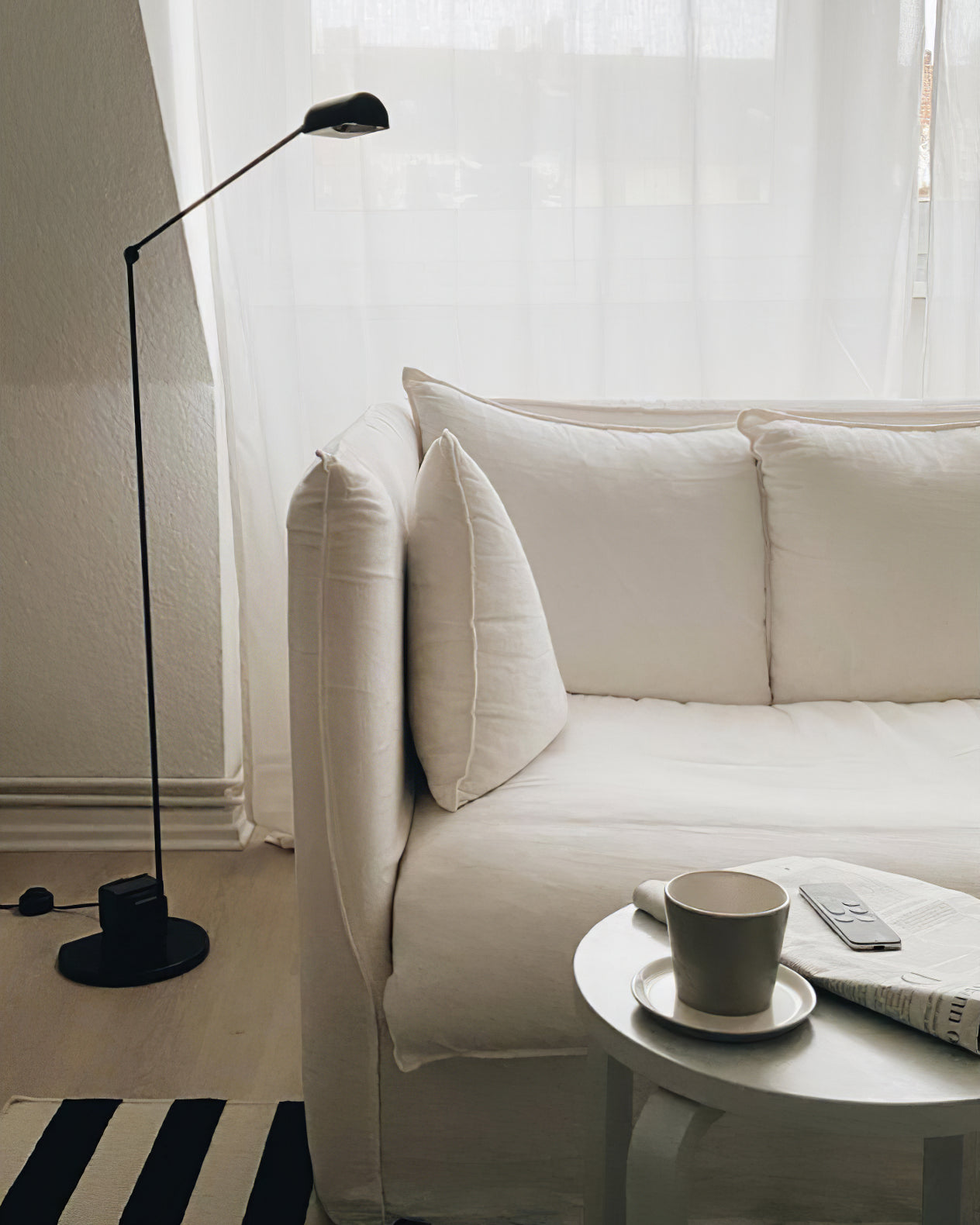 Belderix Floor Lamp