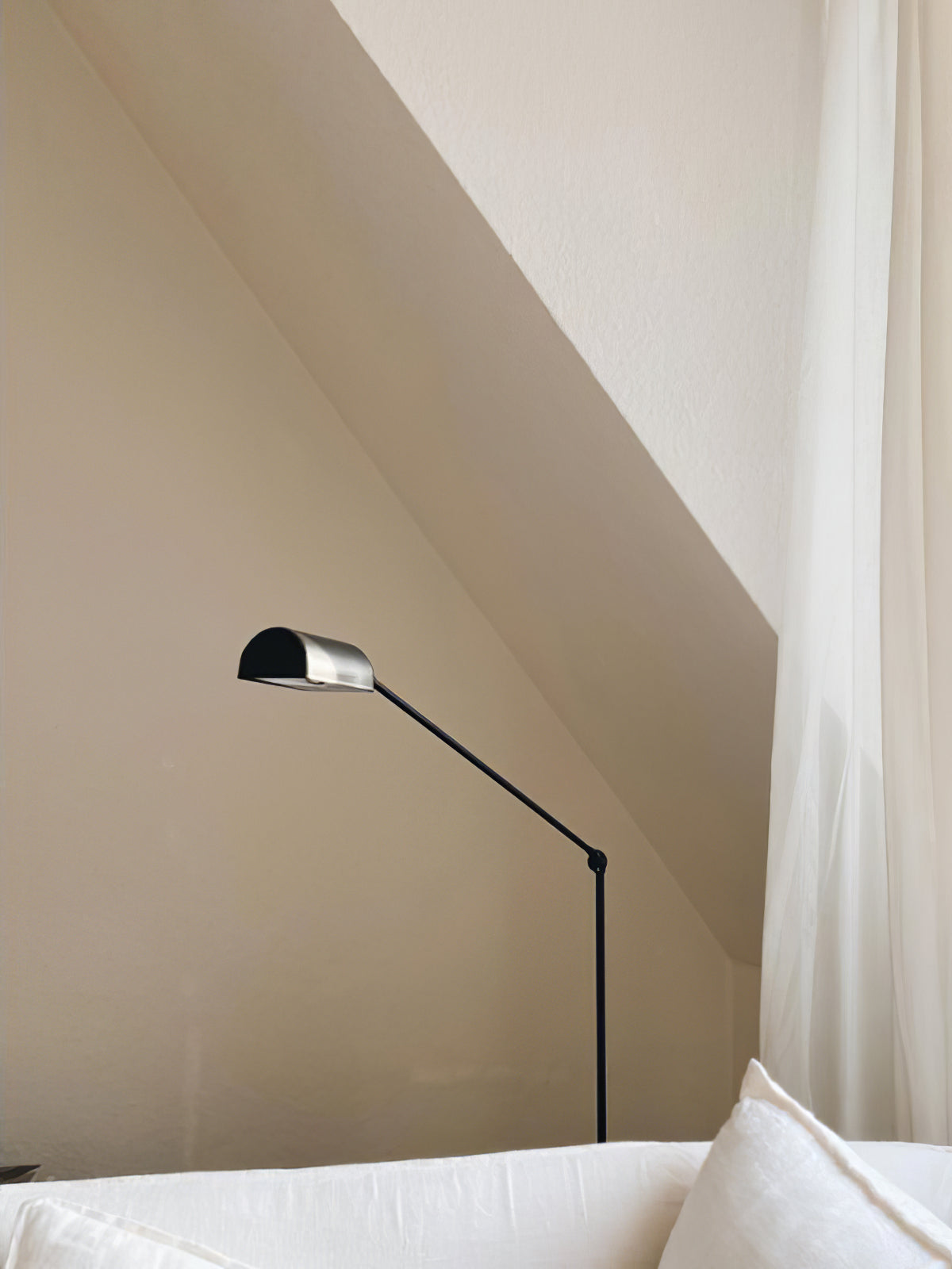 Belderix Floor Lamp