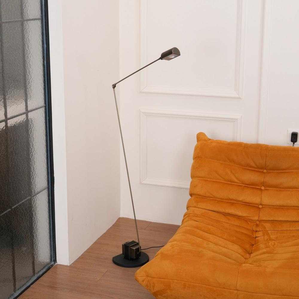 Belderix Floor Lamp