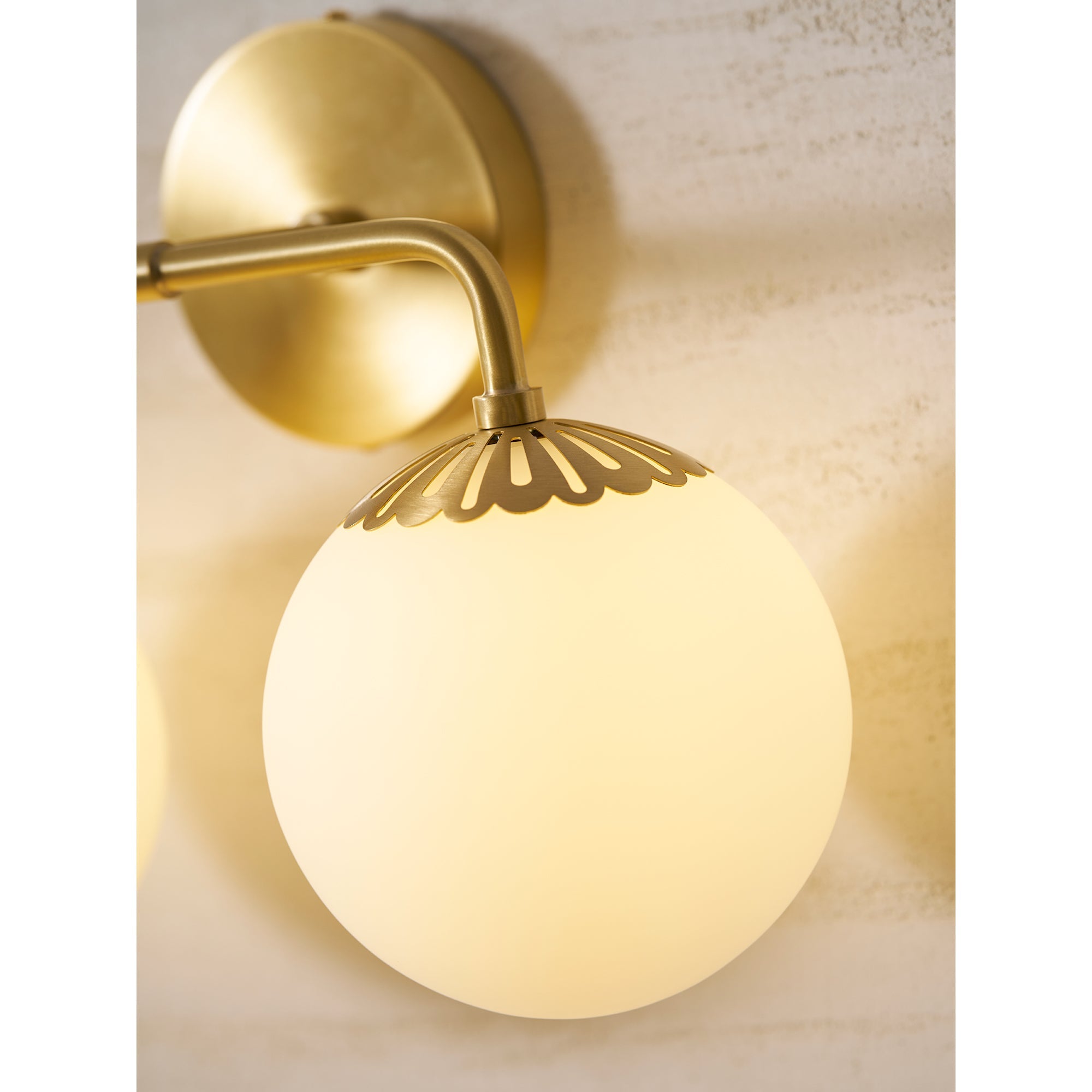 Alverello Globe Wall Light