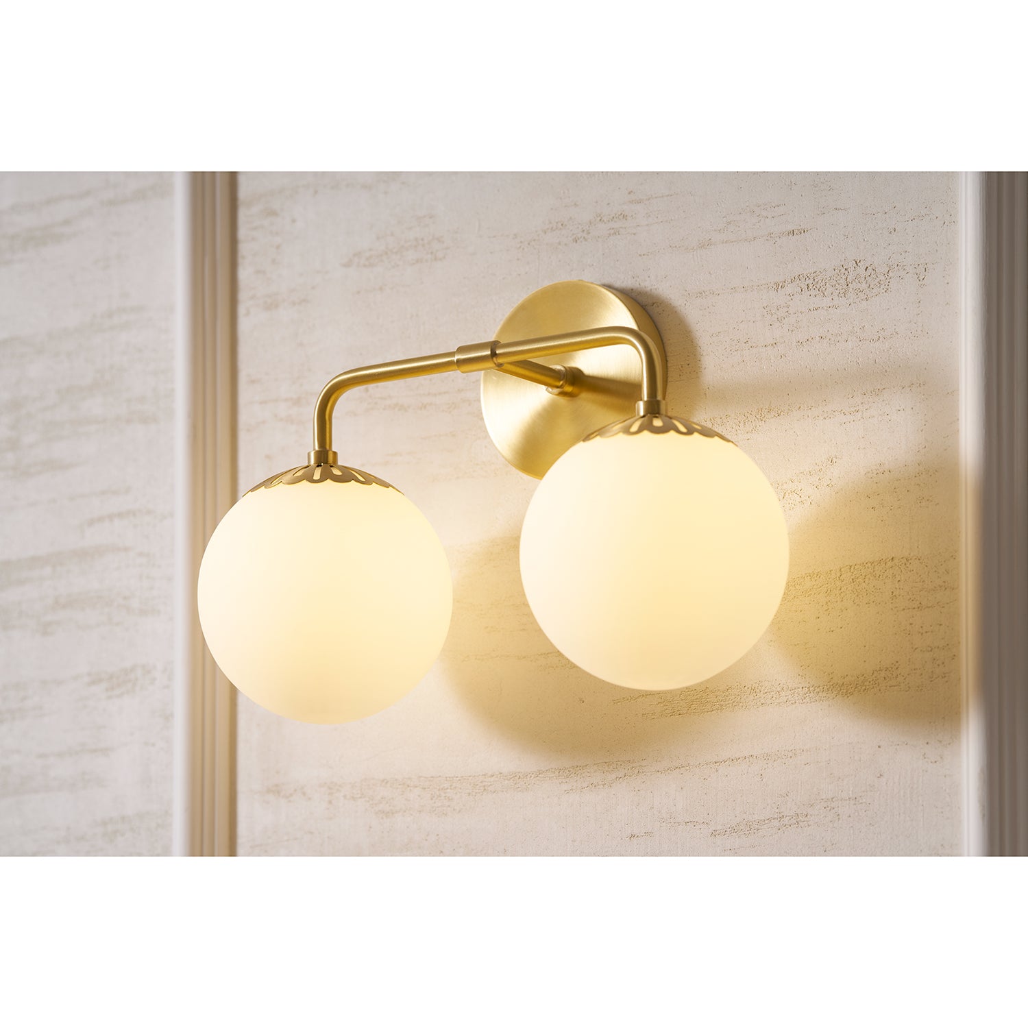 Alverello Globe Wall Light