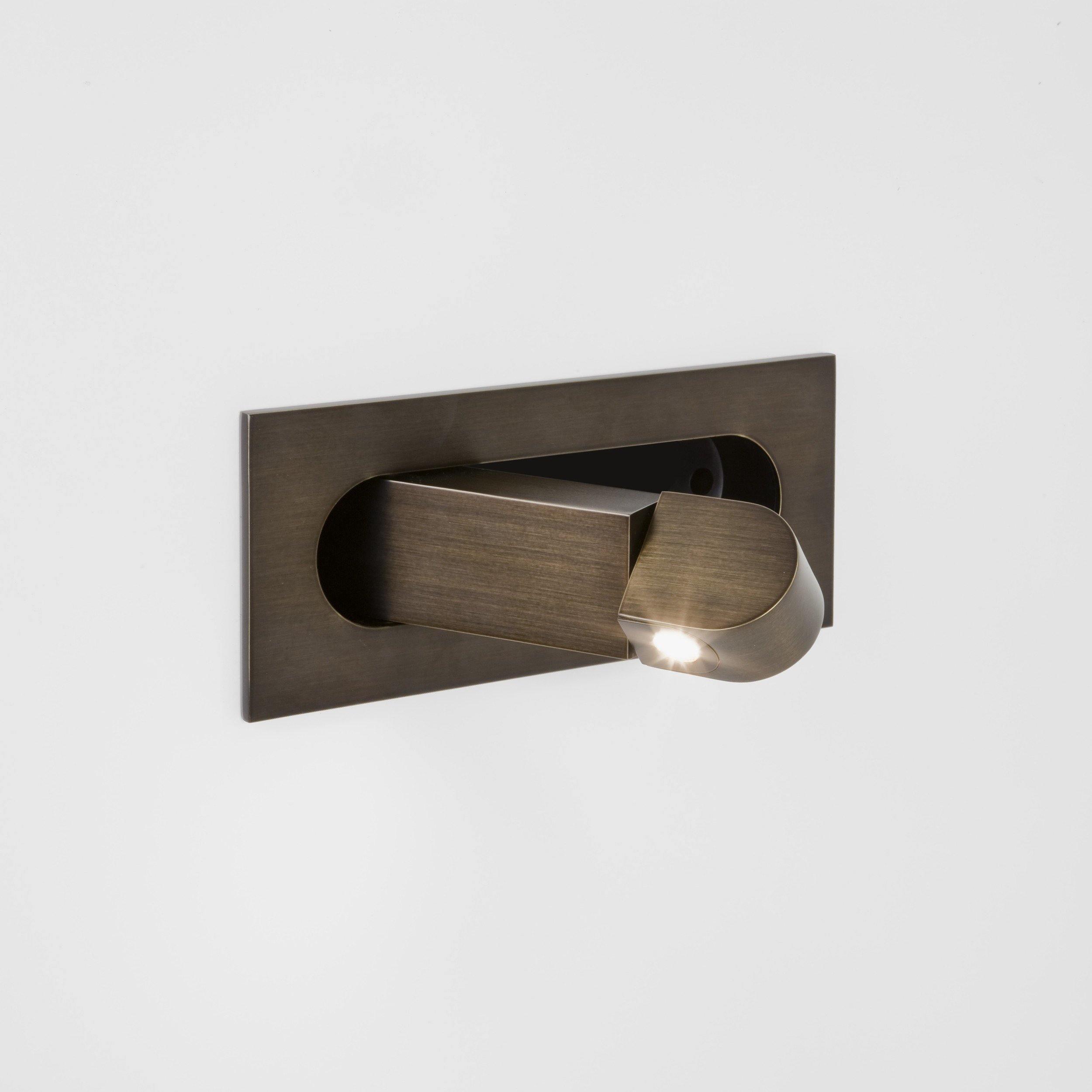 Octona Wall Light