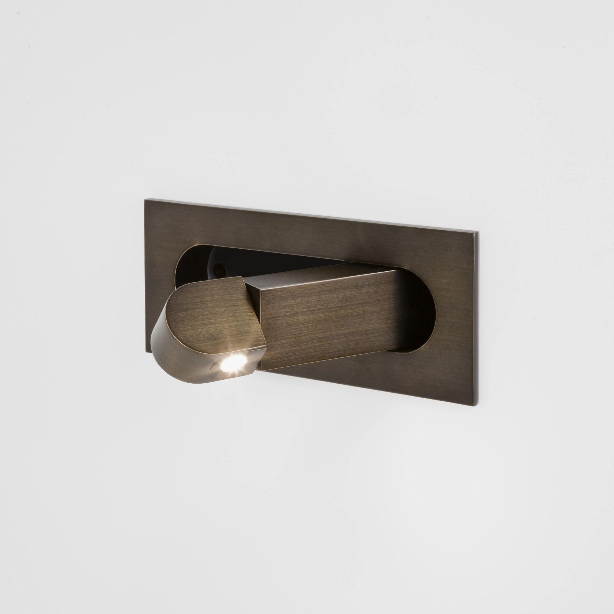 Octona Wall Light