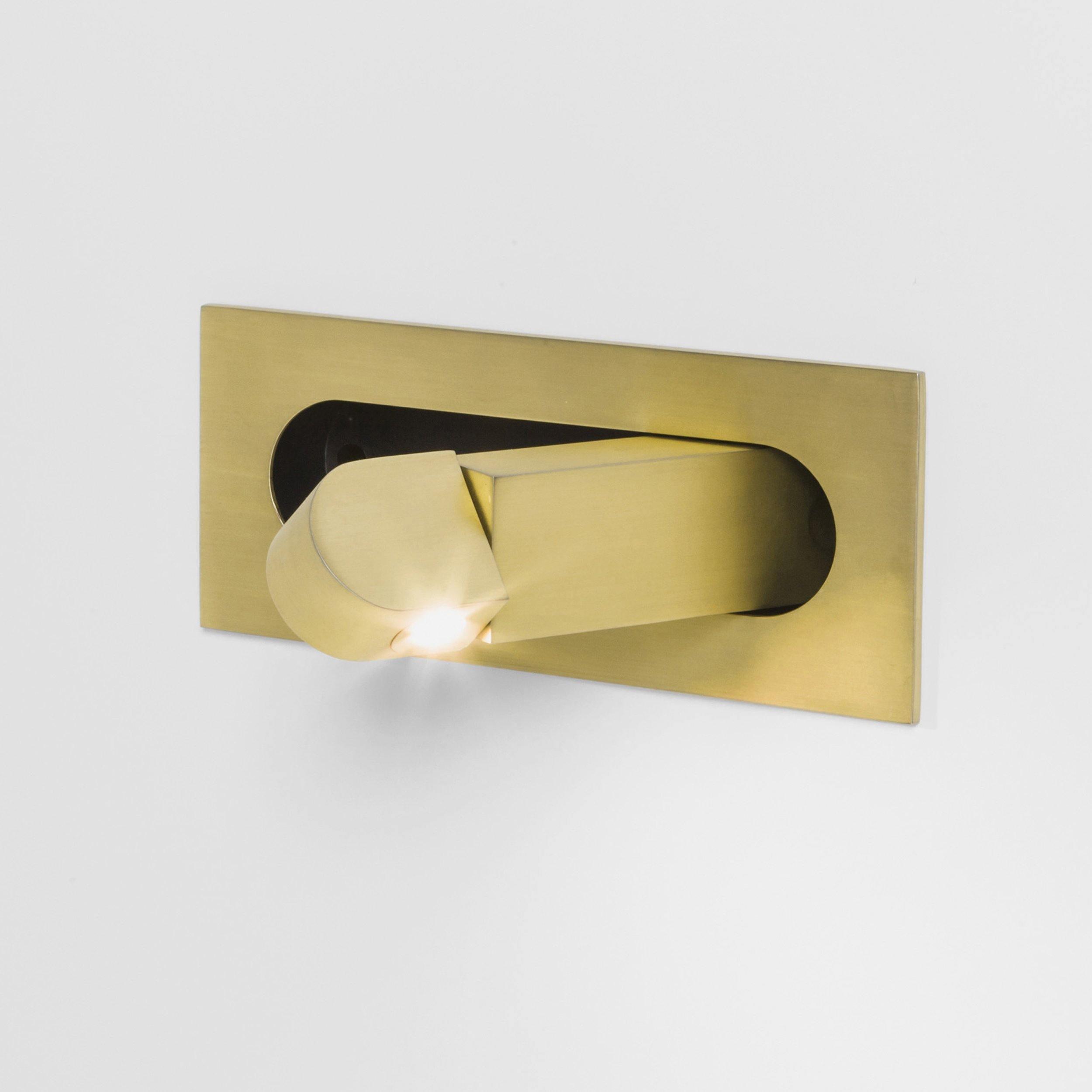 Octona Wall Light