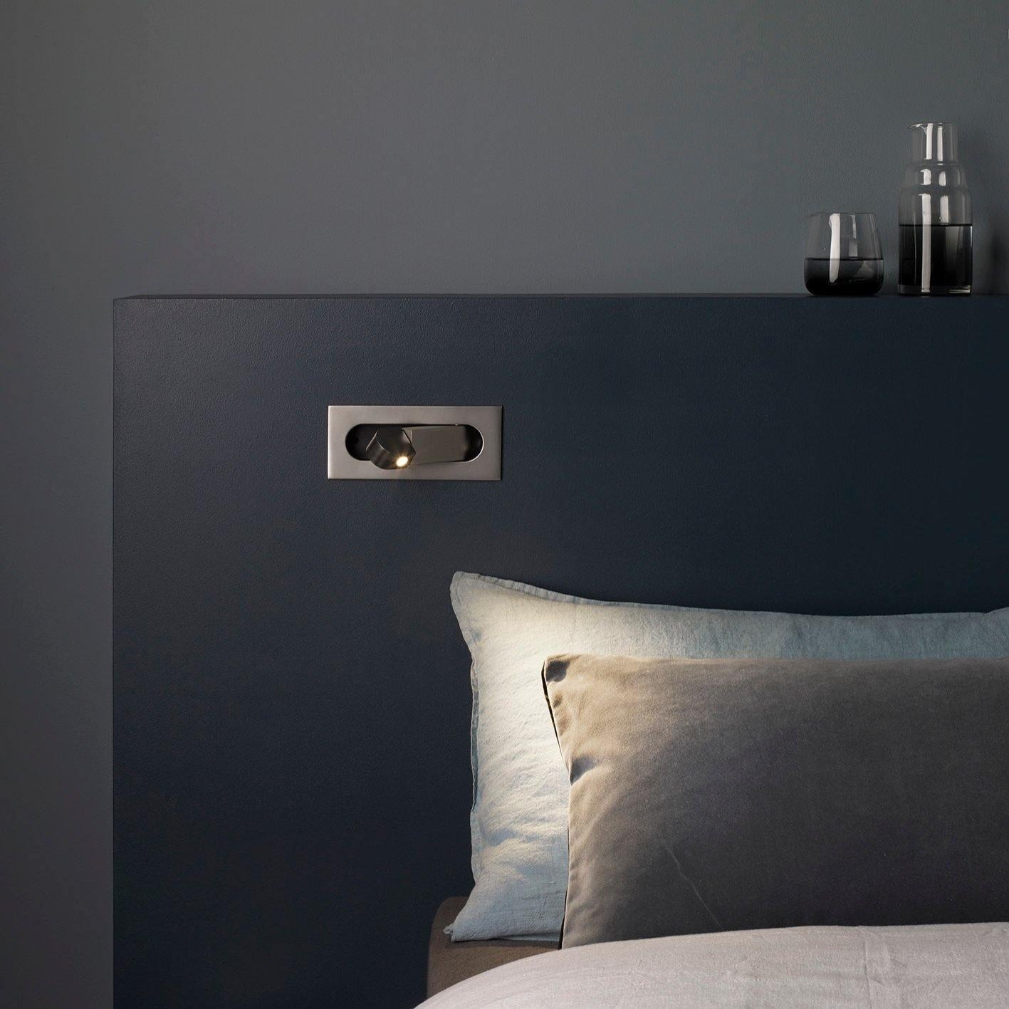 Octona Wall Light
