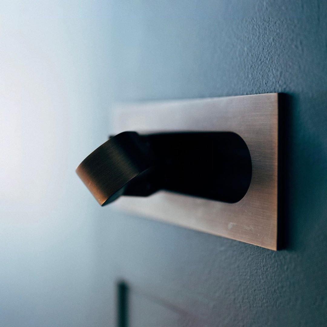 Octona Wall Light