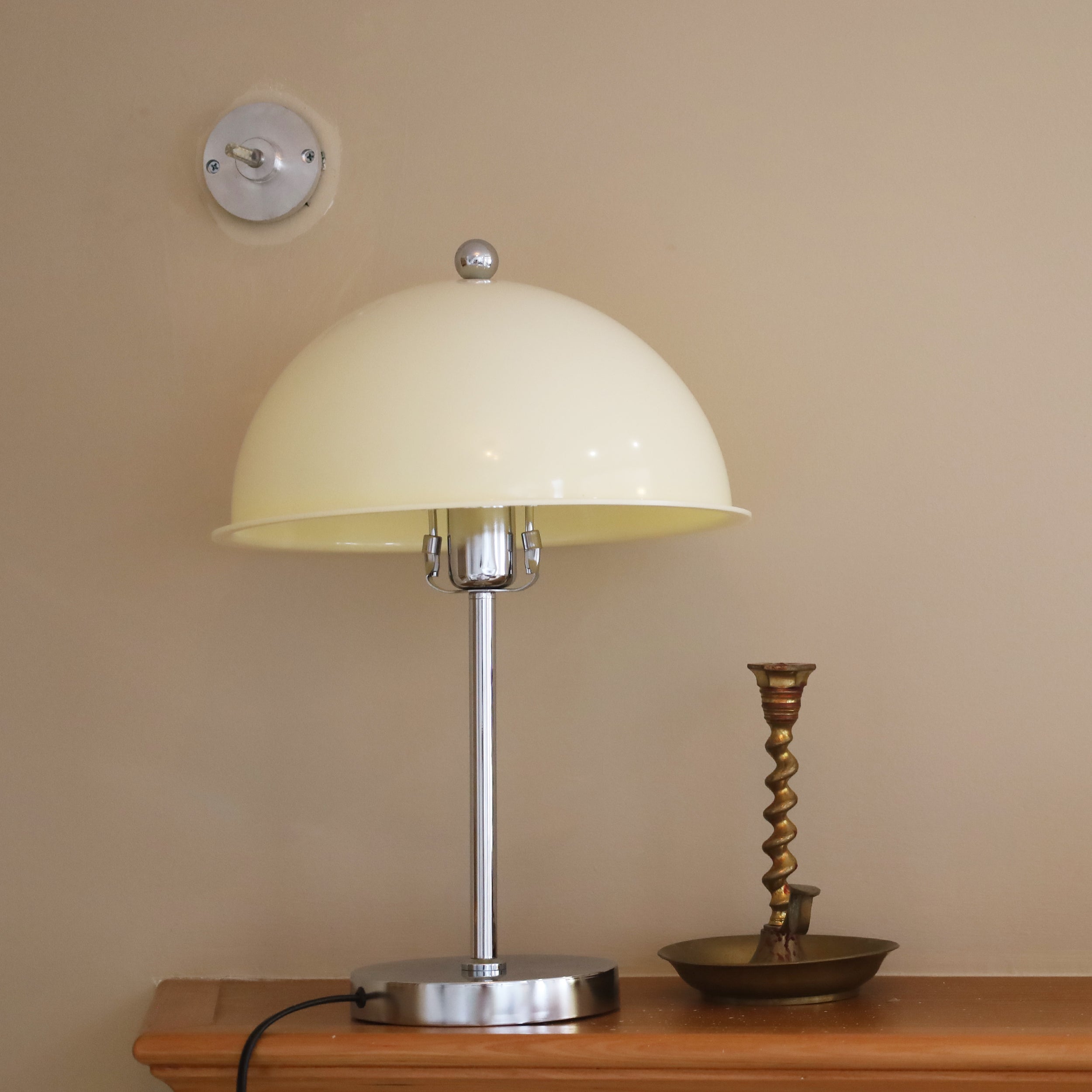 Ivavor Table Lamp