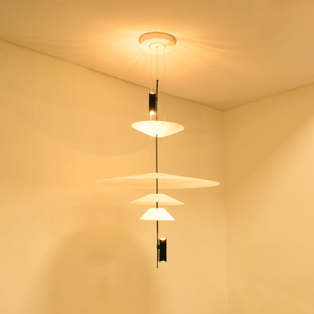 Hokeralo Modern Chandelier