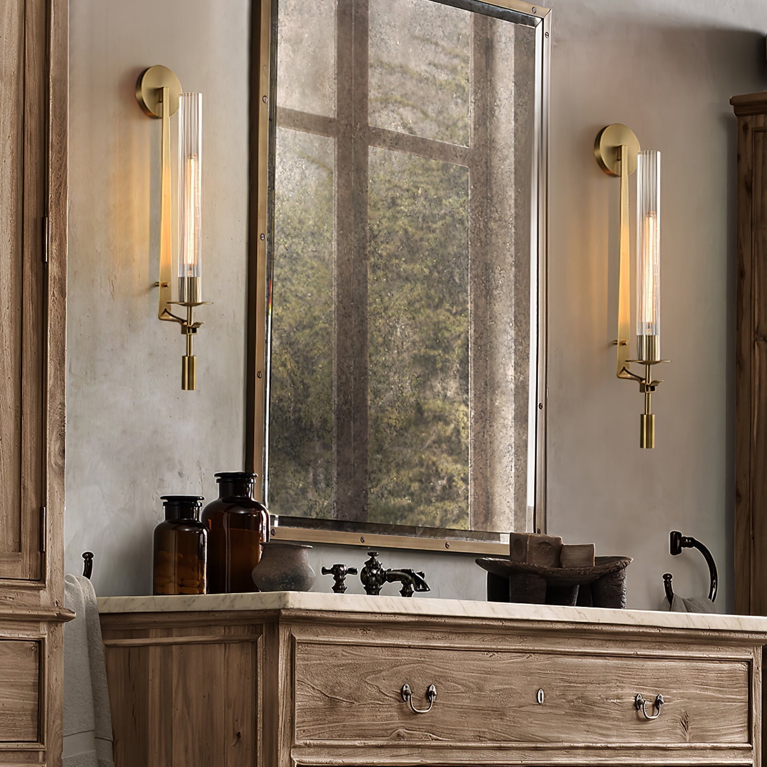 Spezaro Wall Light