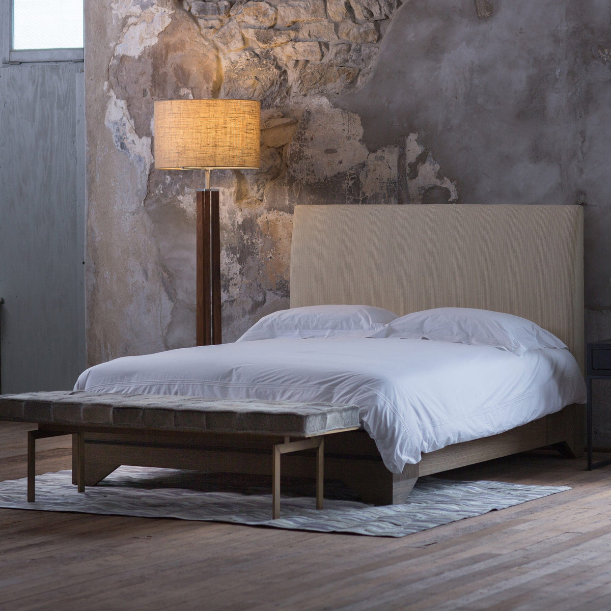Nedoralo Tripod Floor Lamp