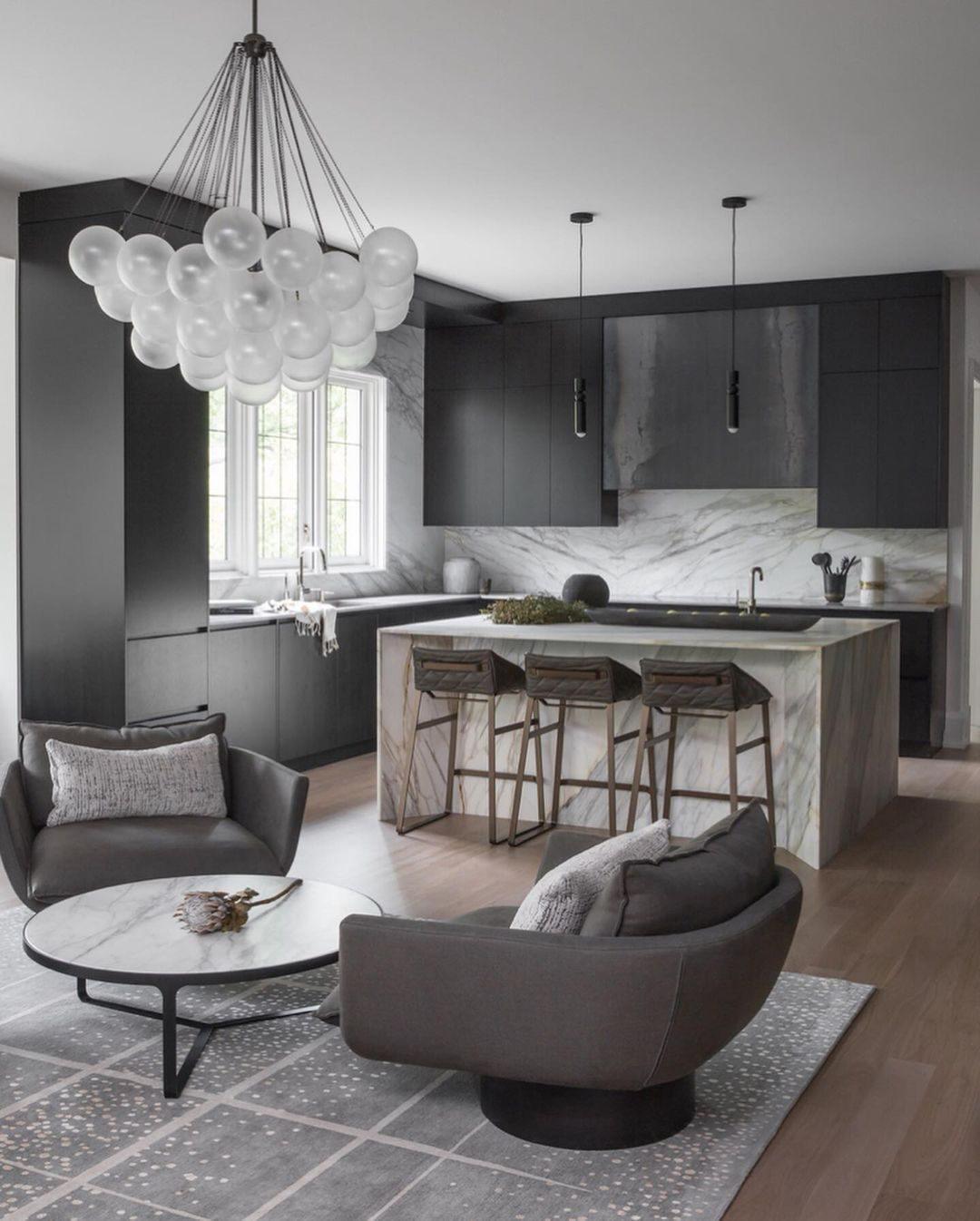 Feseno Tube Pendant Light