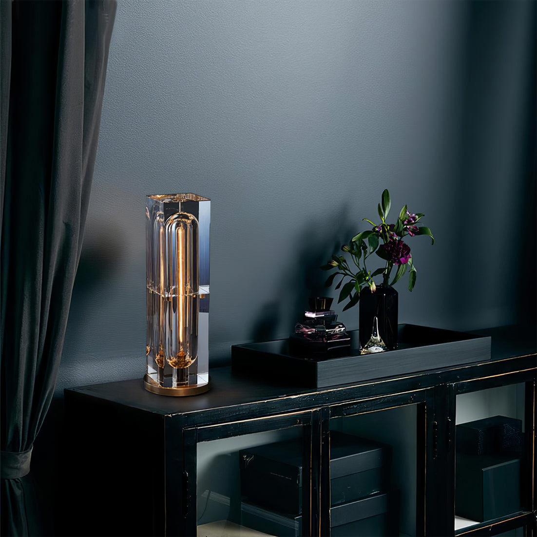 Egixero Table Lamp