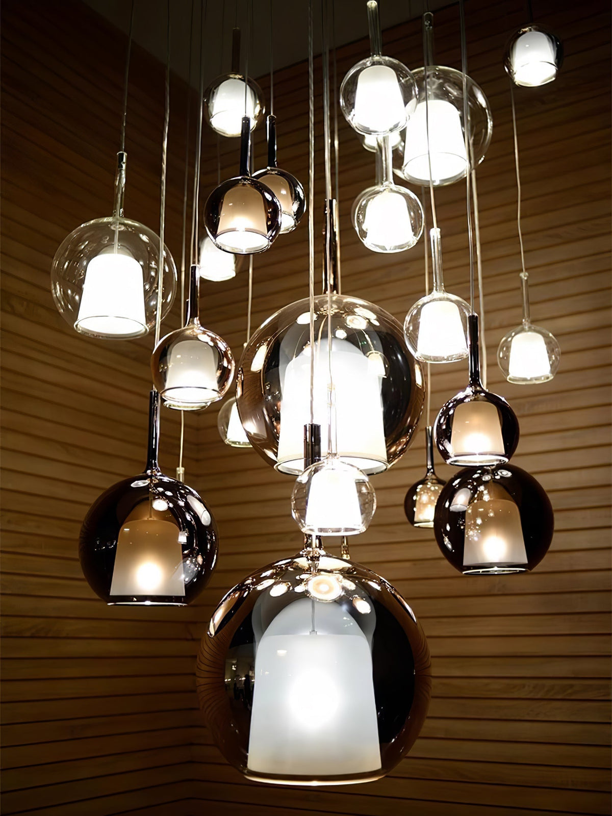 Idau Globe Pendant Light