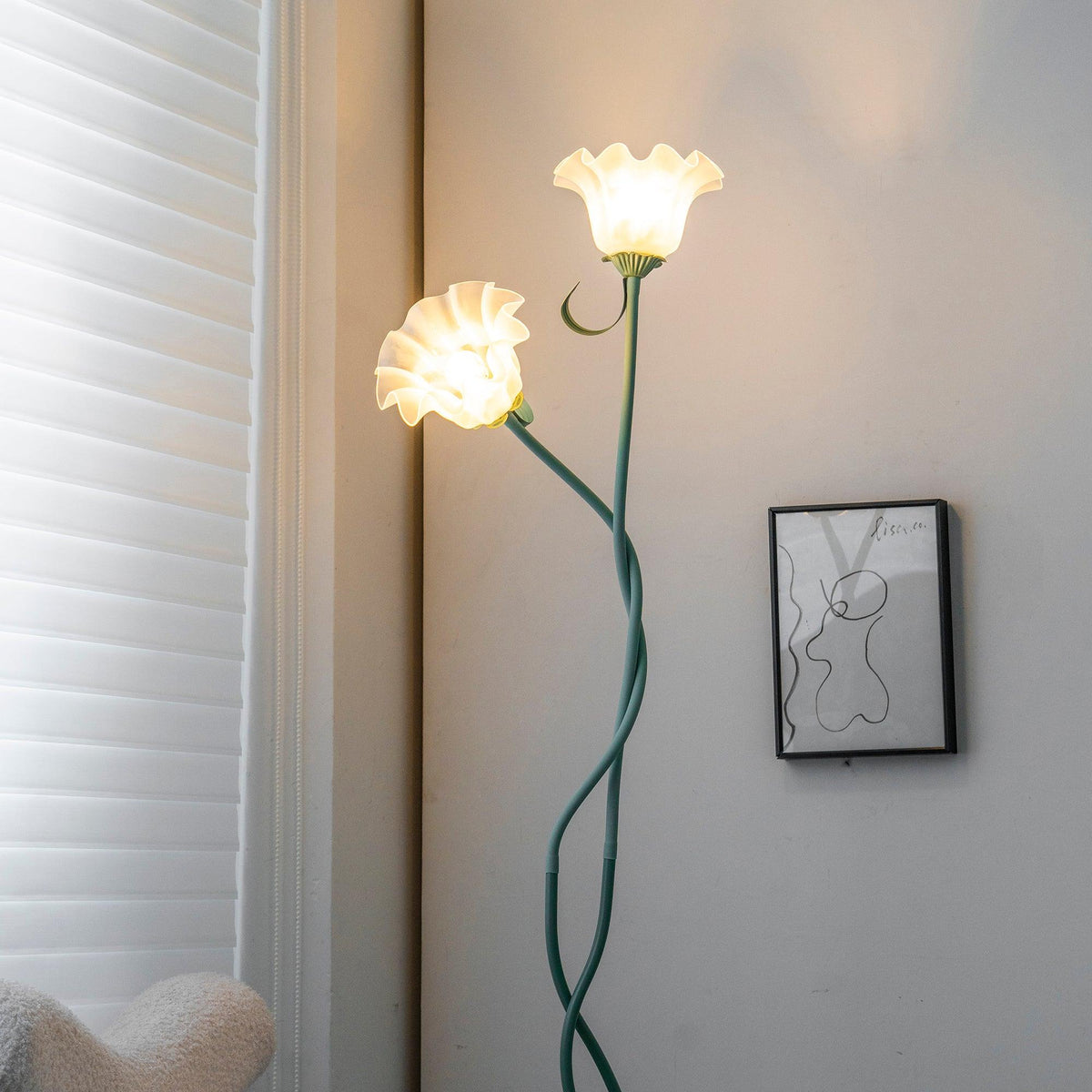 Lavelora Floral Floor Lamp