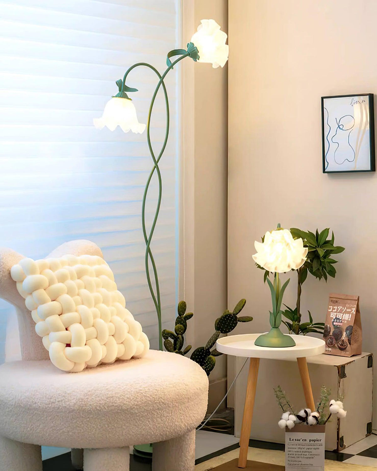 Lavelora Floral Floor Lamp