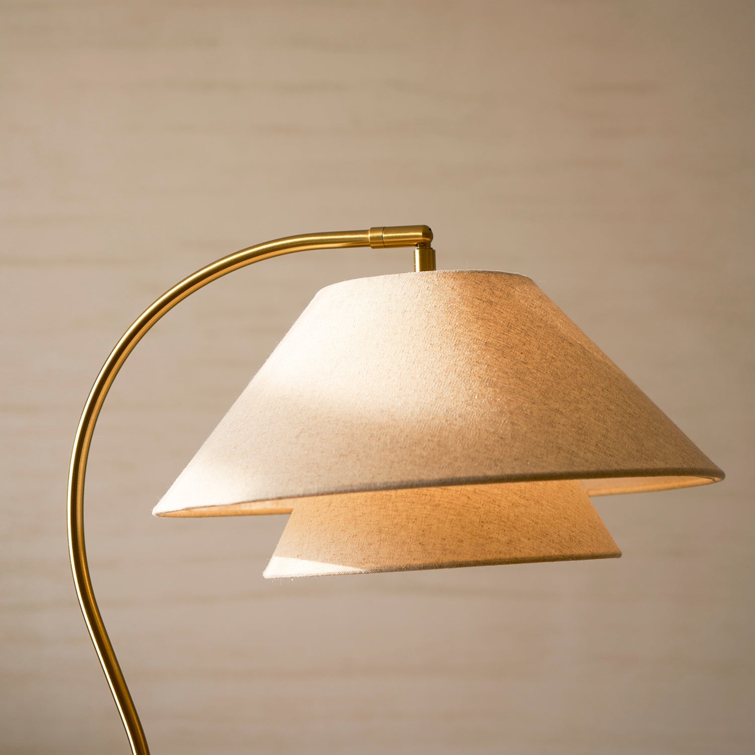 Alvinor Sculptural Floor Lamp