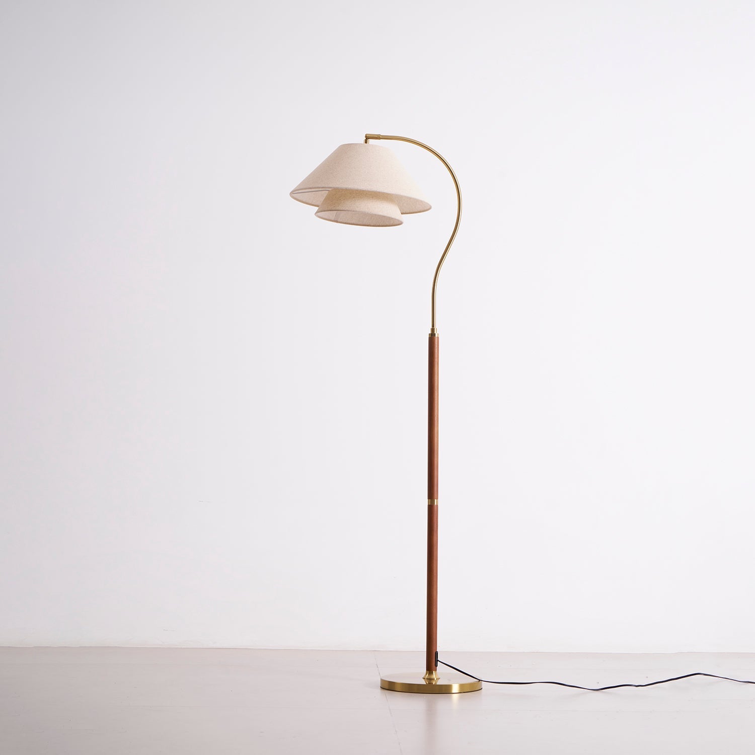 Alvinor Sculptural Floor Lamp