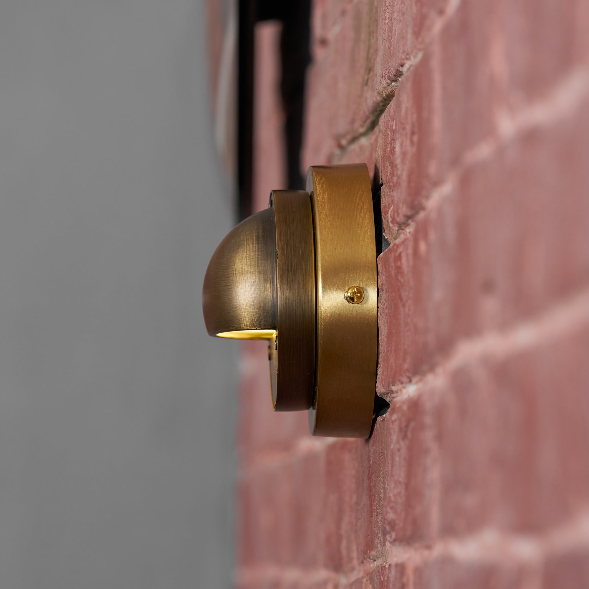 Bazorlian Outdoor Wall Light