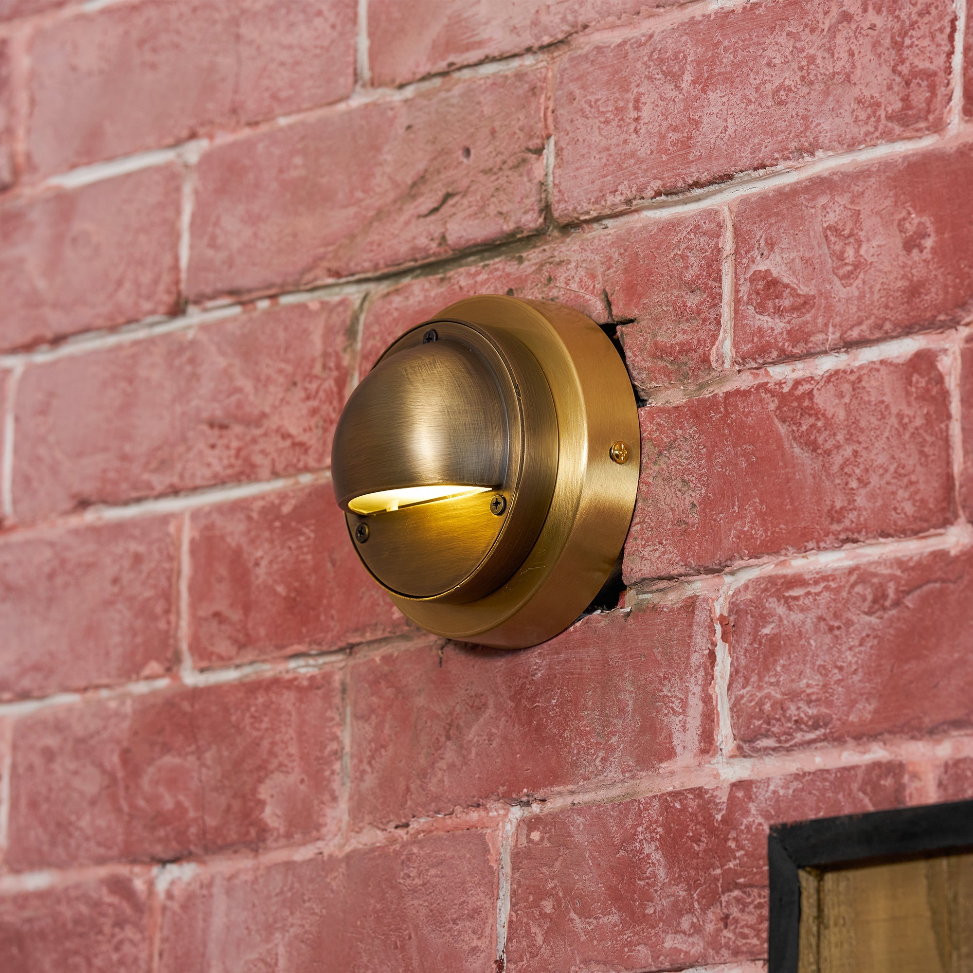 Bazorlian Outdoor Wall Light