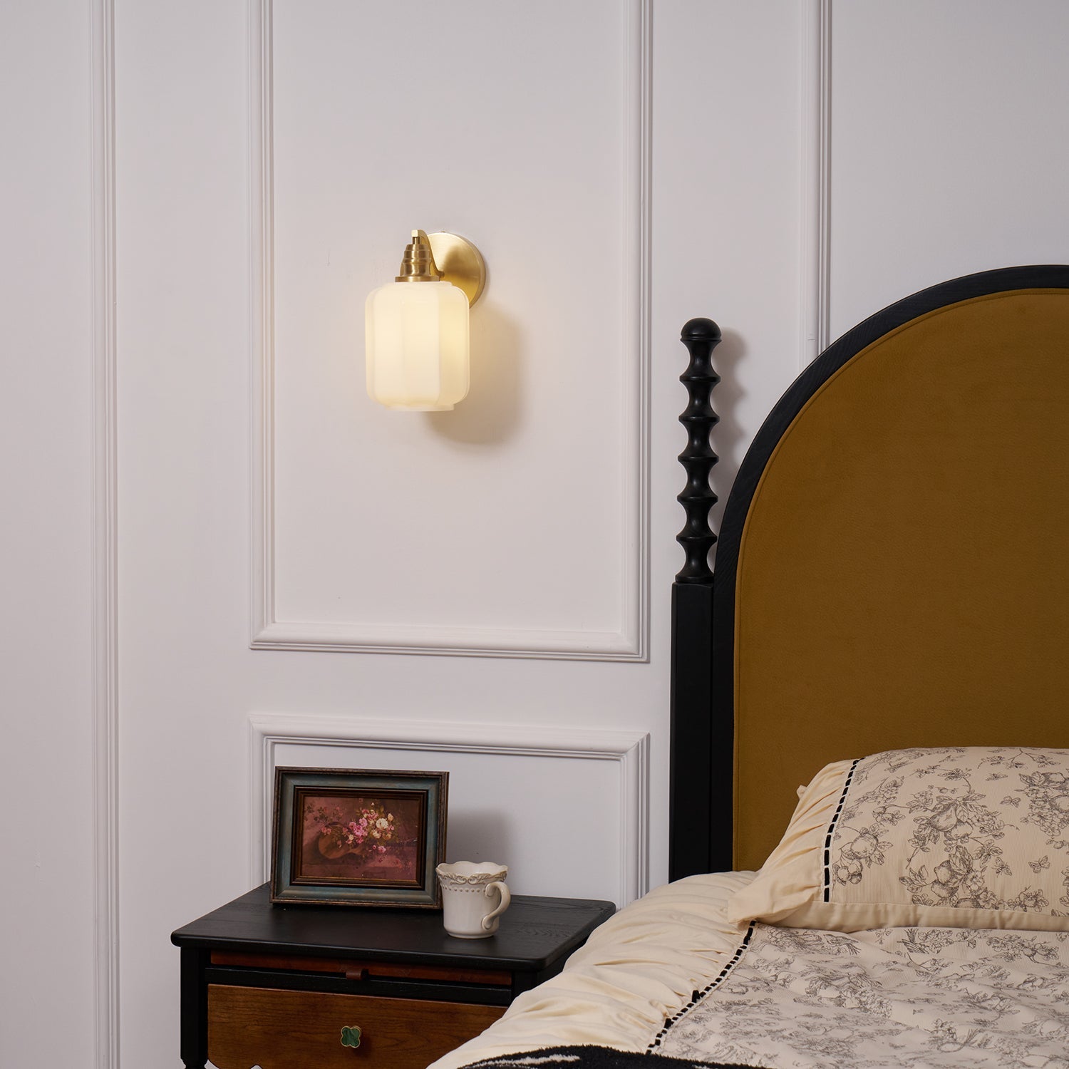 Dukavi Wall Light