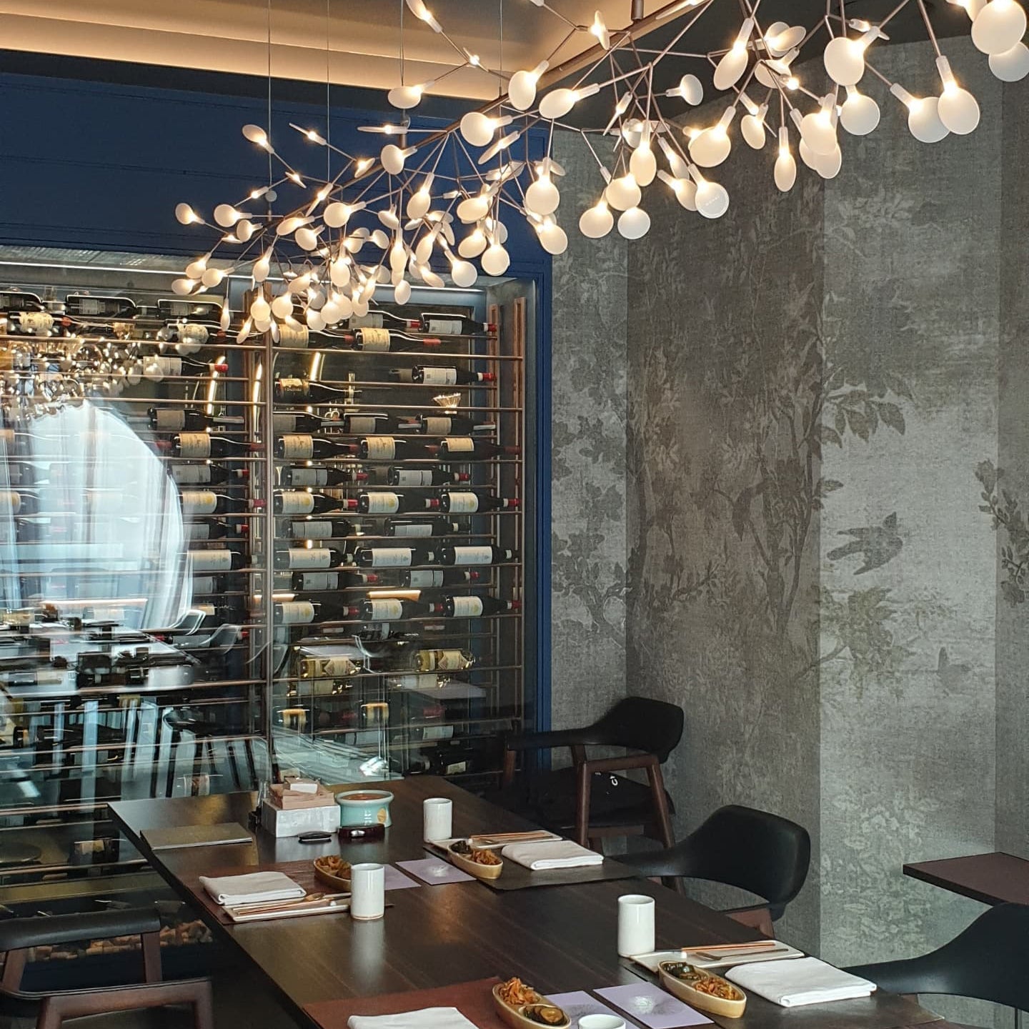 Alrosona Sculptural Chandelier