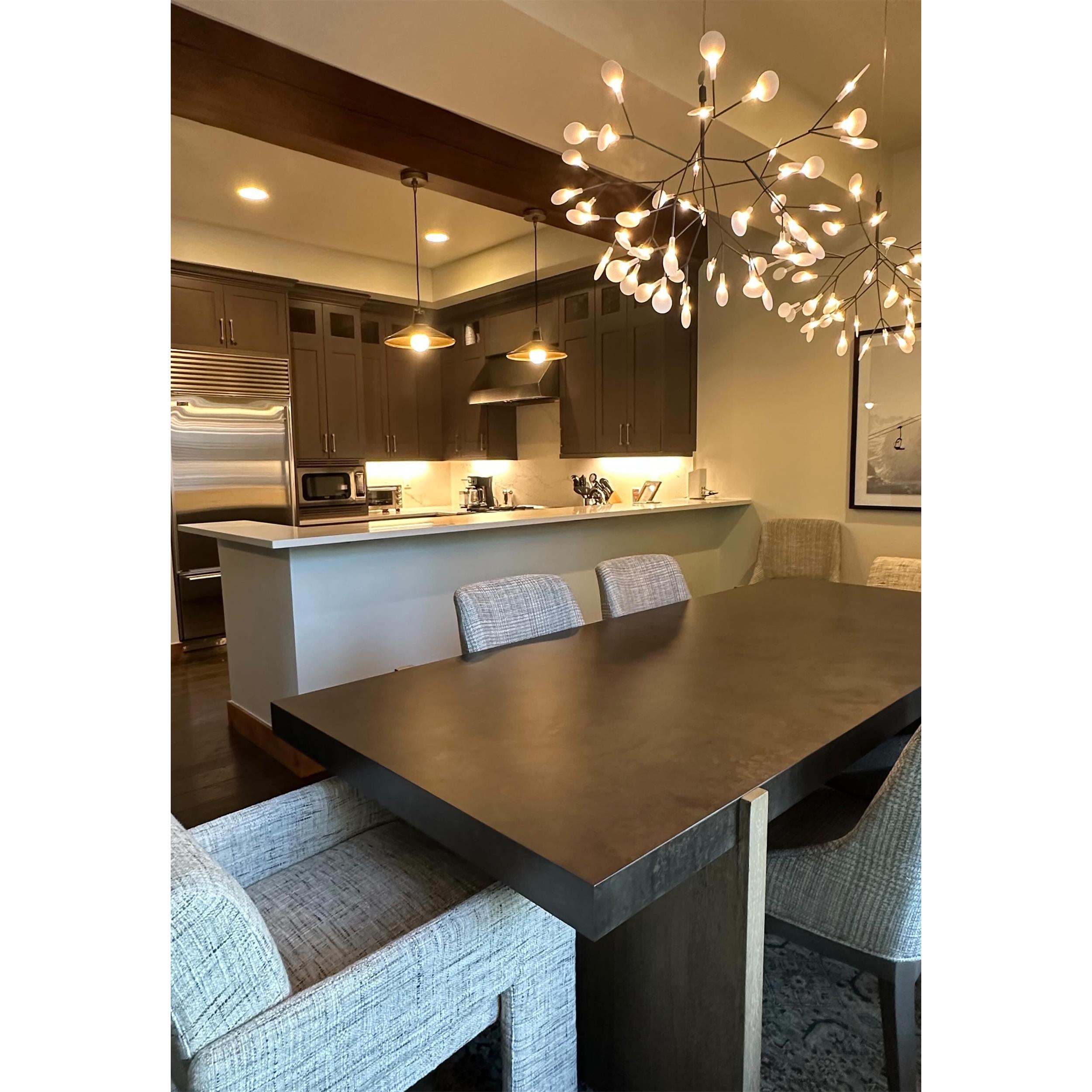 Alrosona Sculptural Chandelier