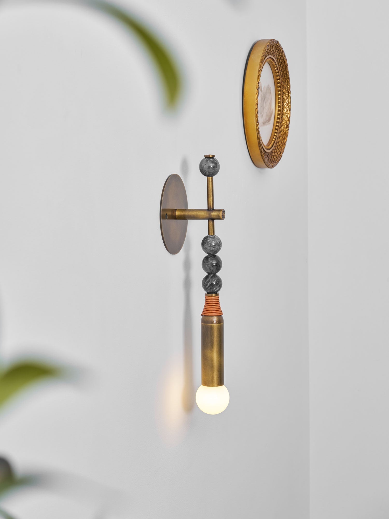 Bealyo Wall Light